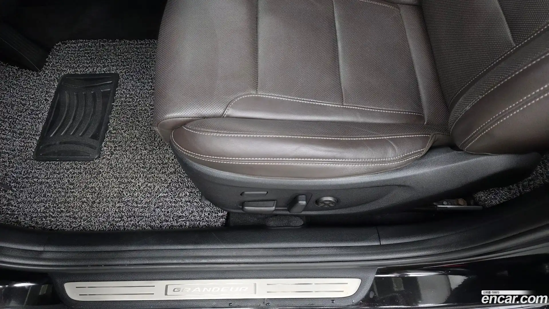 Grandeur Hyundai 2018.6-OPTION-044