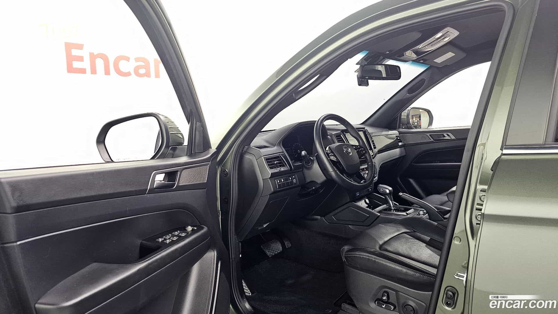 Rexton KG Mobility 2022.5-INNER-010