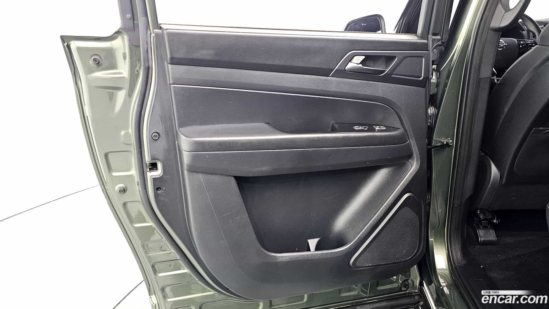 Rexton KG Mobility 2022.5-INNER-035