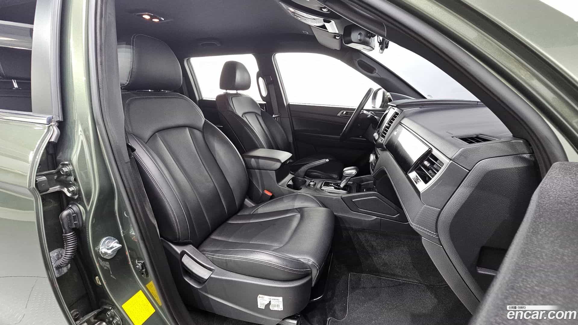 Rexton KG Mobility 2022.5-INNER-036