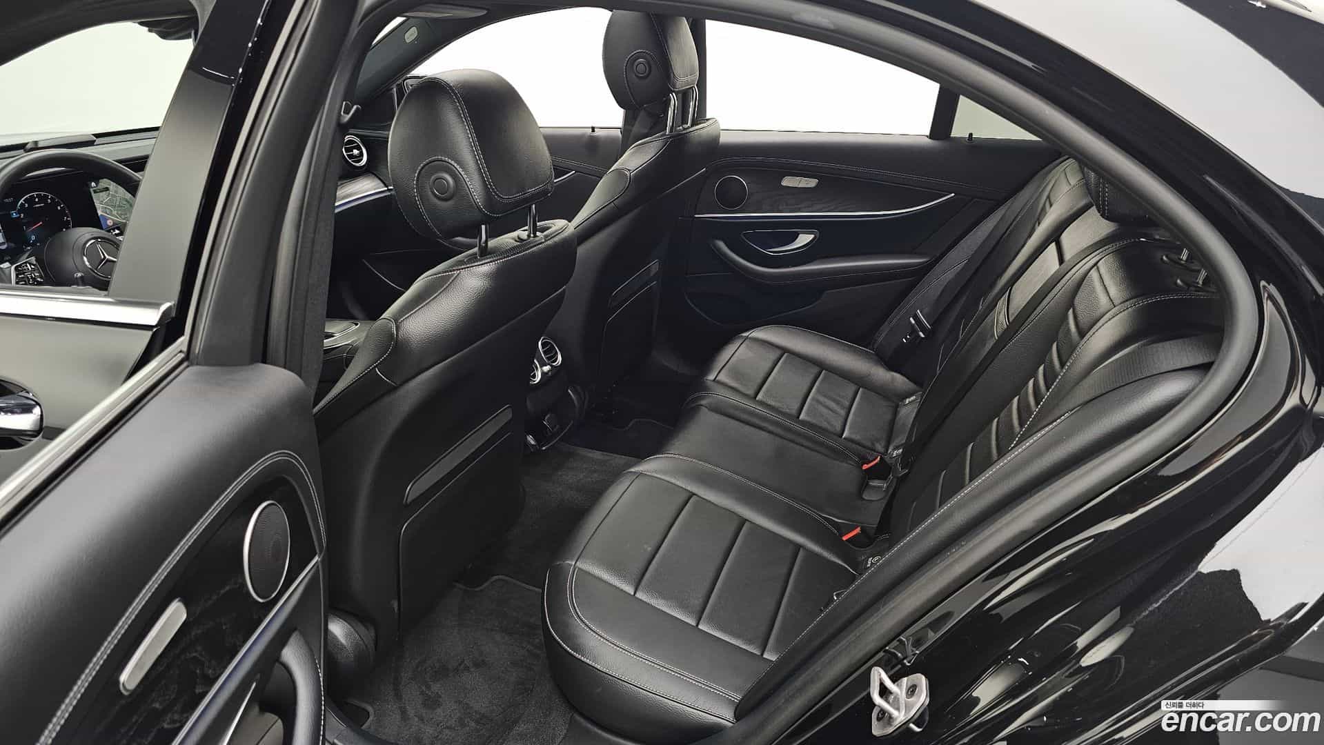 E-Class Mercedes-Benz 2023.4-OPTION-015
