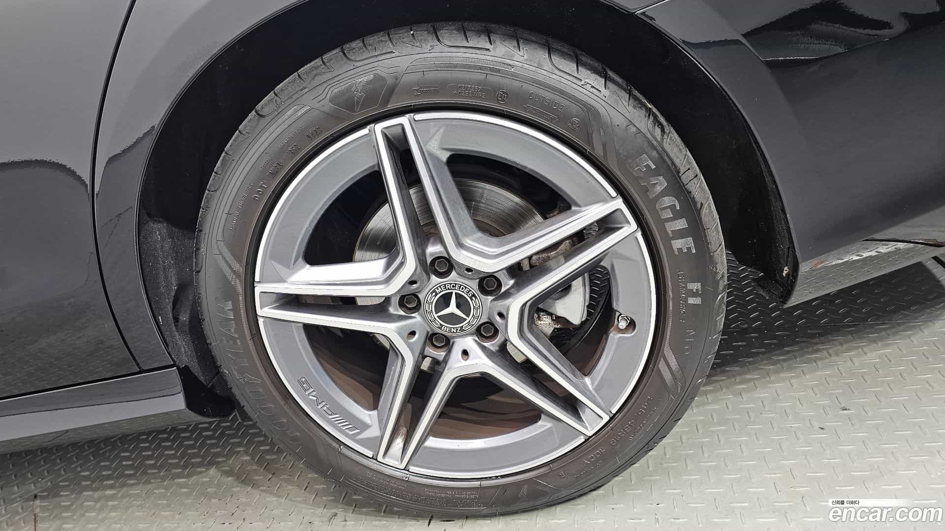 E-Class Mercedes-Benz 2023.4-OUTER-031