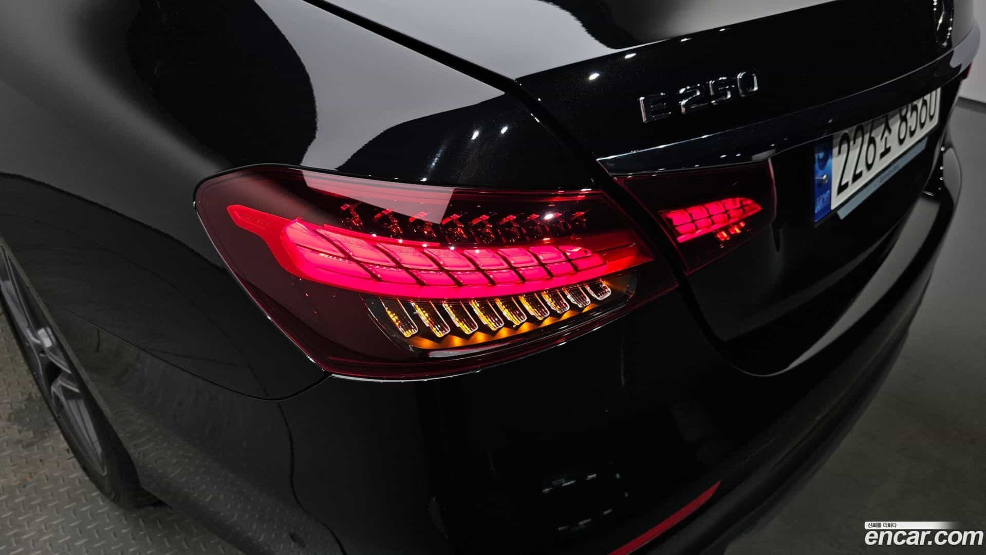 E-Class Mercedes-Benz 2023.4-OUTER-033