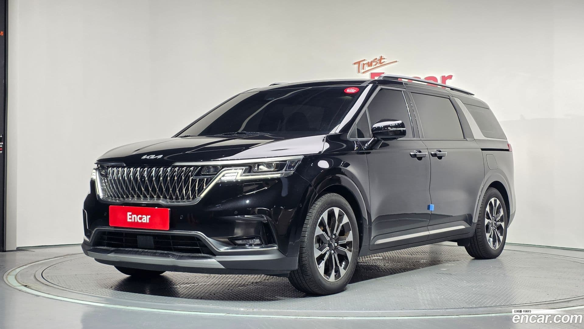 Main__Slider__Photo:Canival Kia 2022.5-0