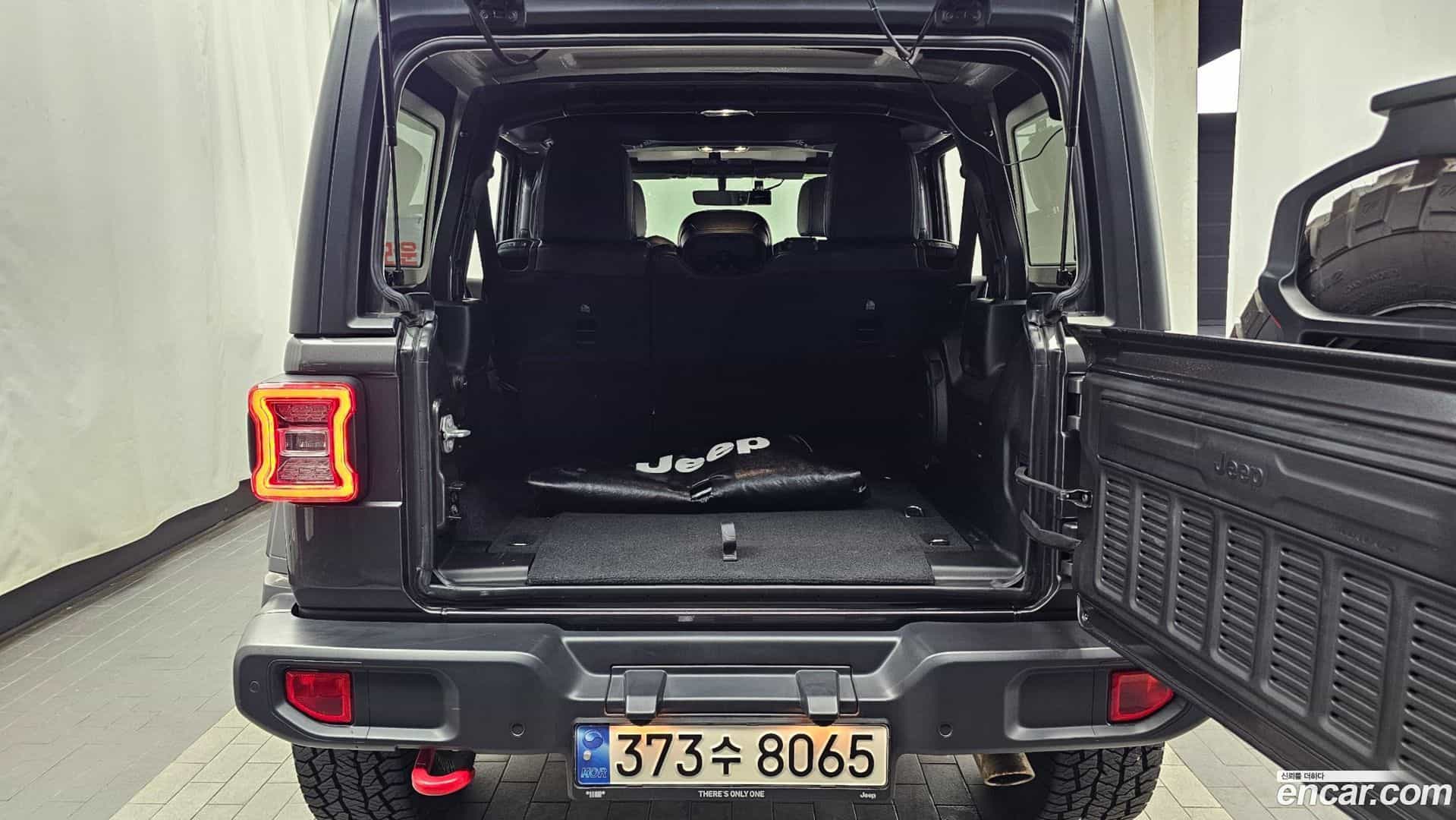 Wrangler Jeep 2023.10-OUTER-005