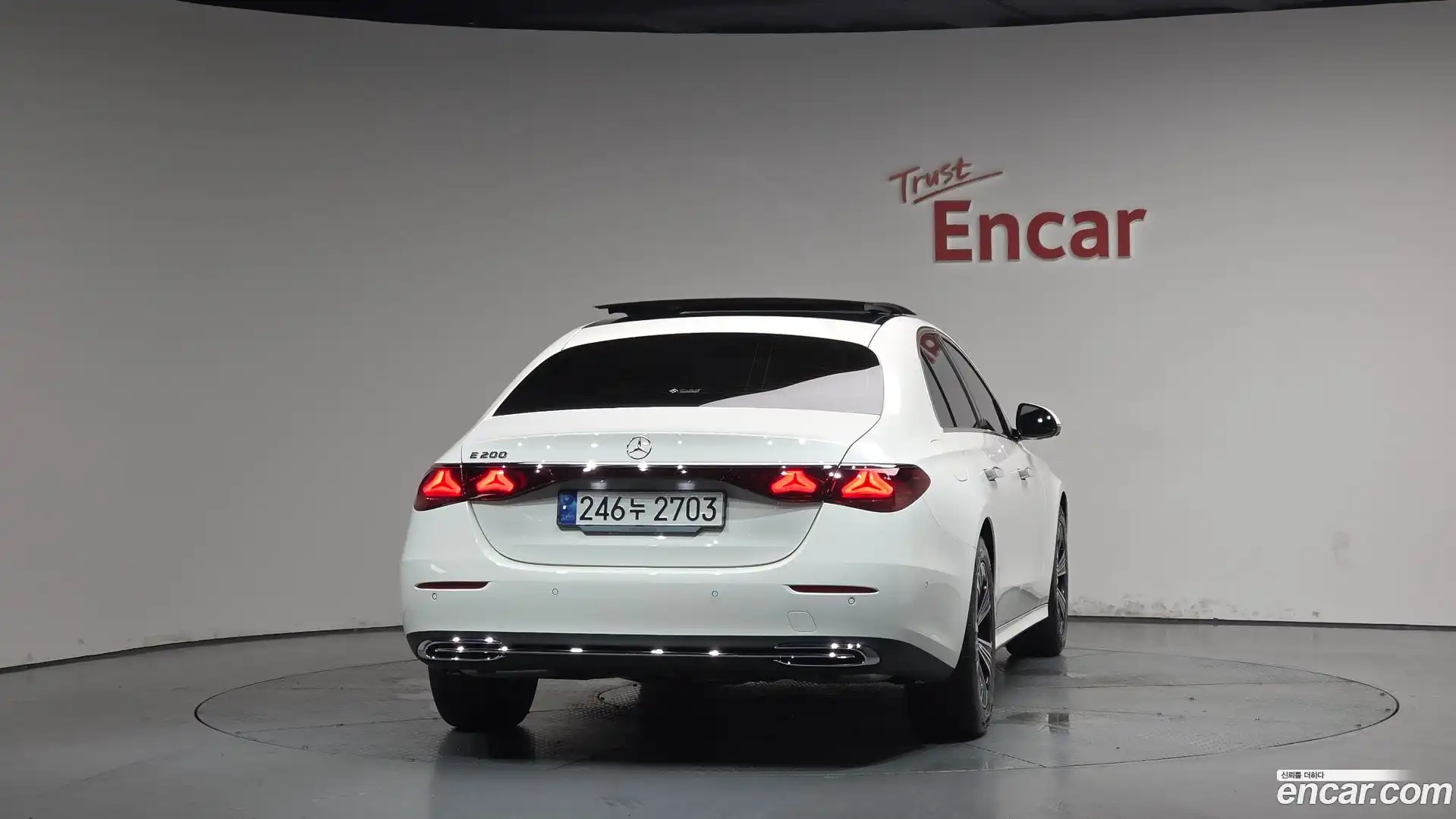 E-Class Mercedes-Benz 2024.8-OUTER-004