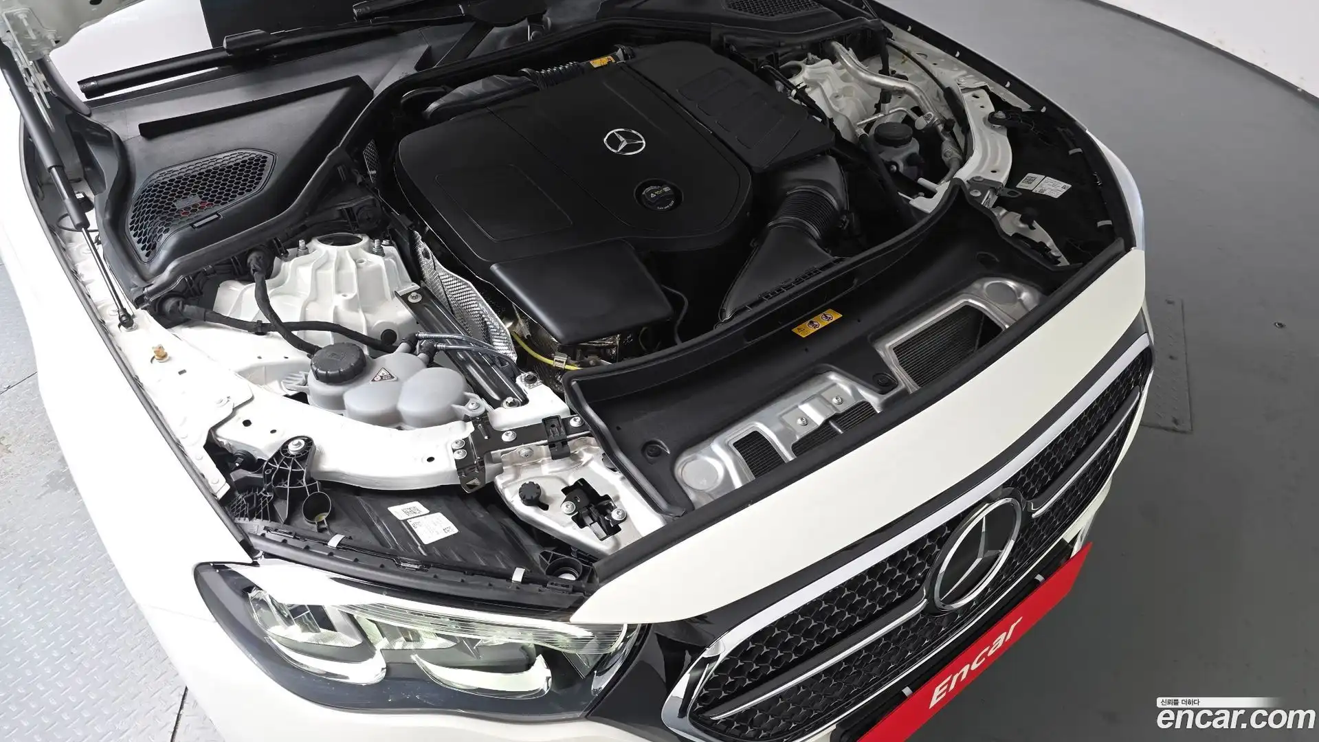 E-Class Mercedes-Benz 2024.8-OUTER-006