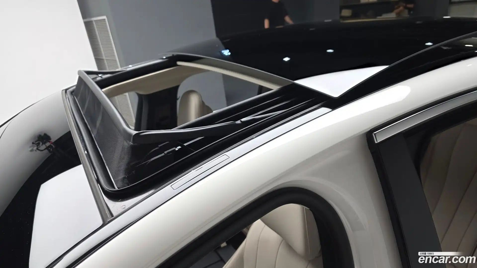 E-Class Mercedes-Benz 2024.8-OPTION-019