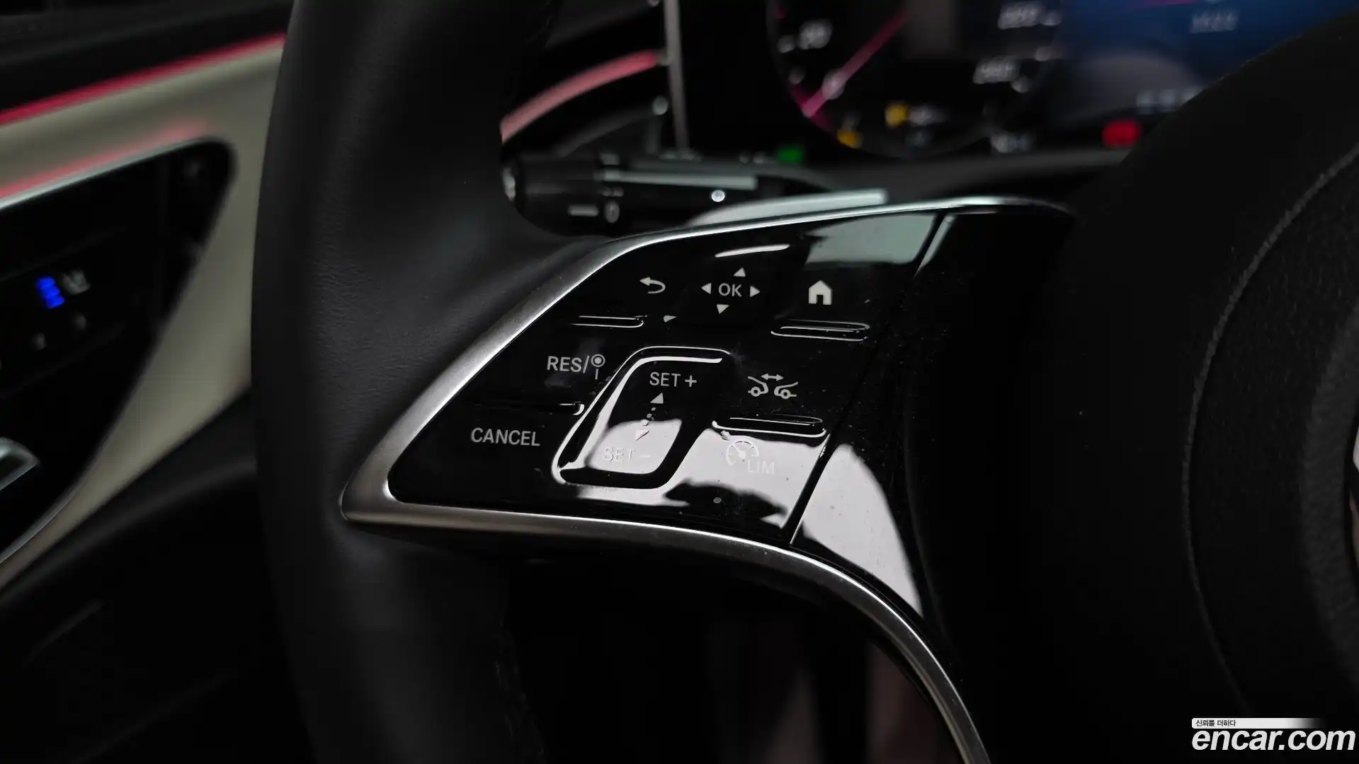 E-Class Mercedes-Benz 2024.8-OPTION-020