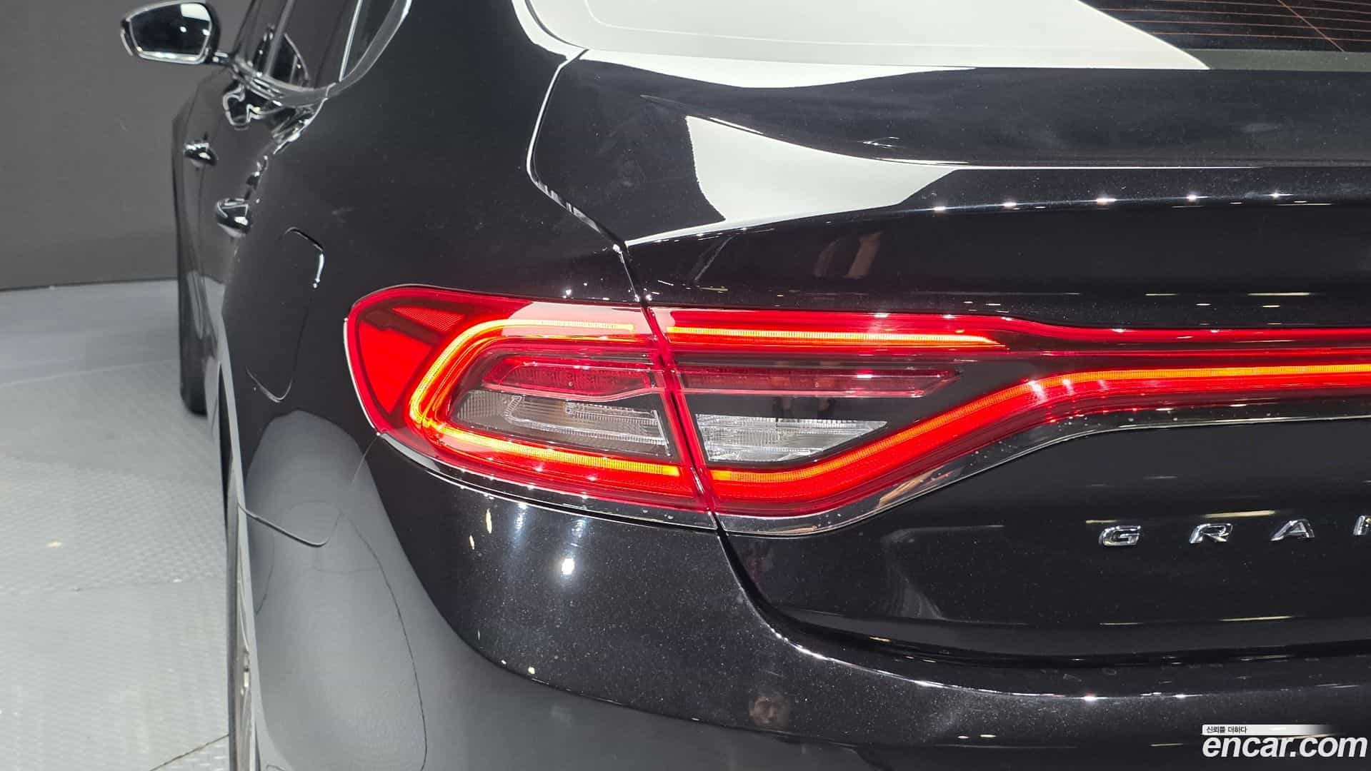 Grandeur Hyundai 2019.0-OUTER-033