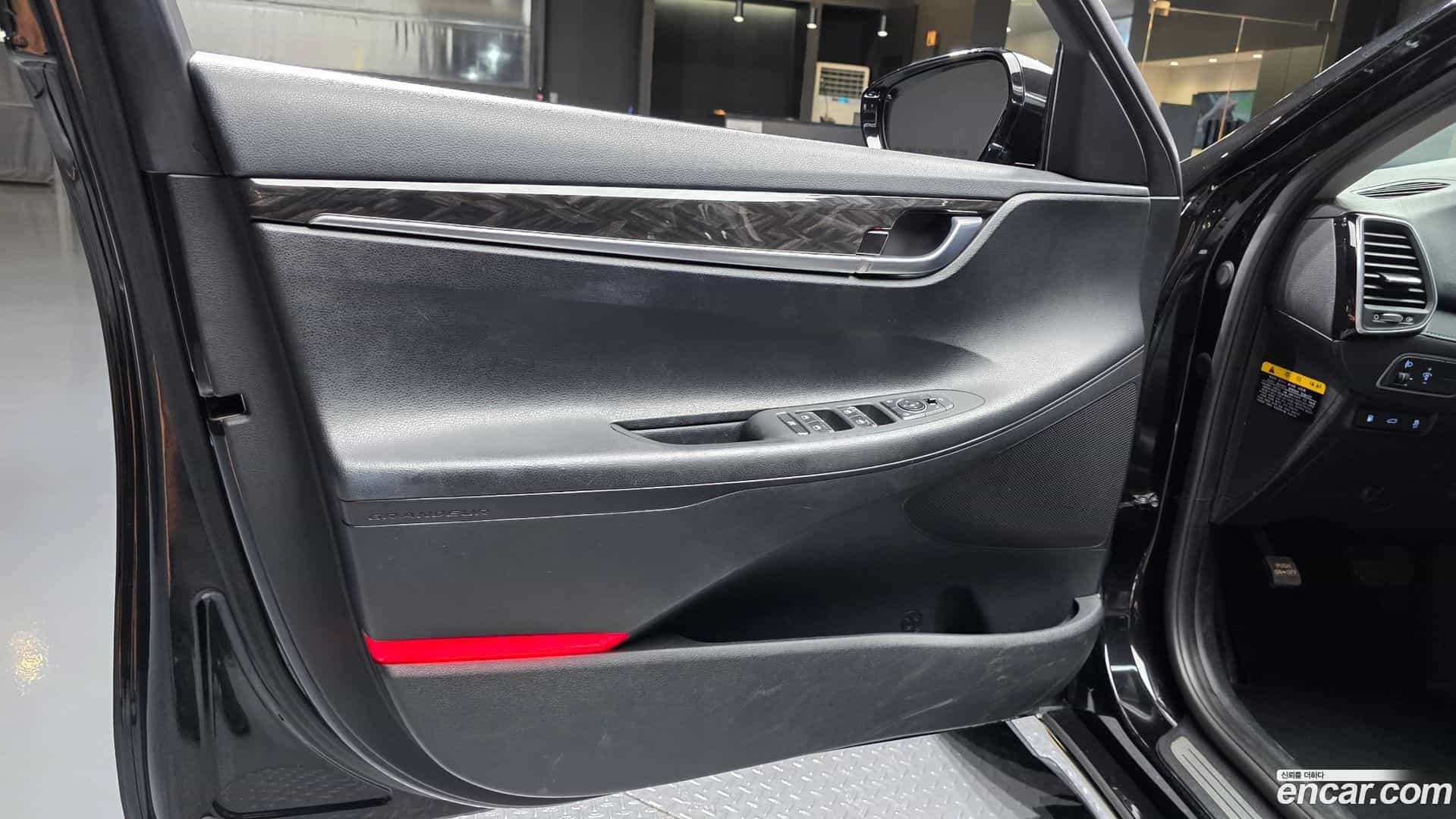 Grandeur Hyundai 2019.0-INNER-034