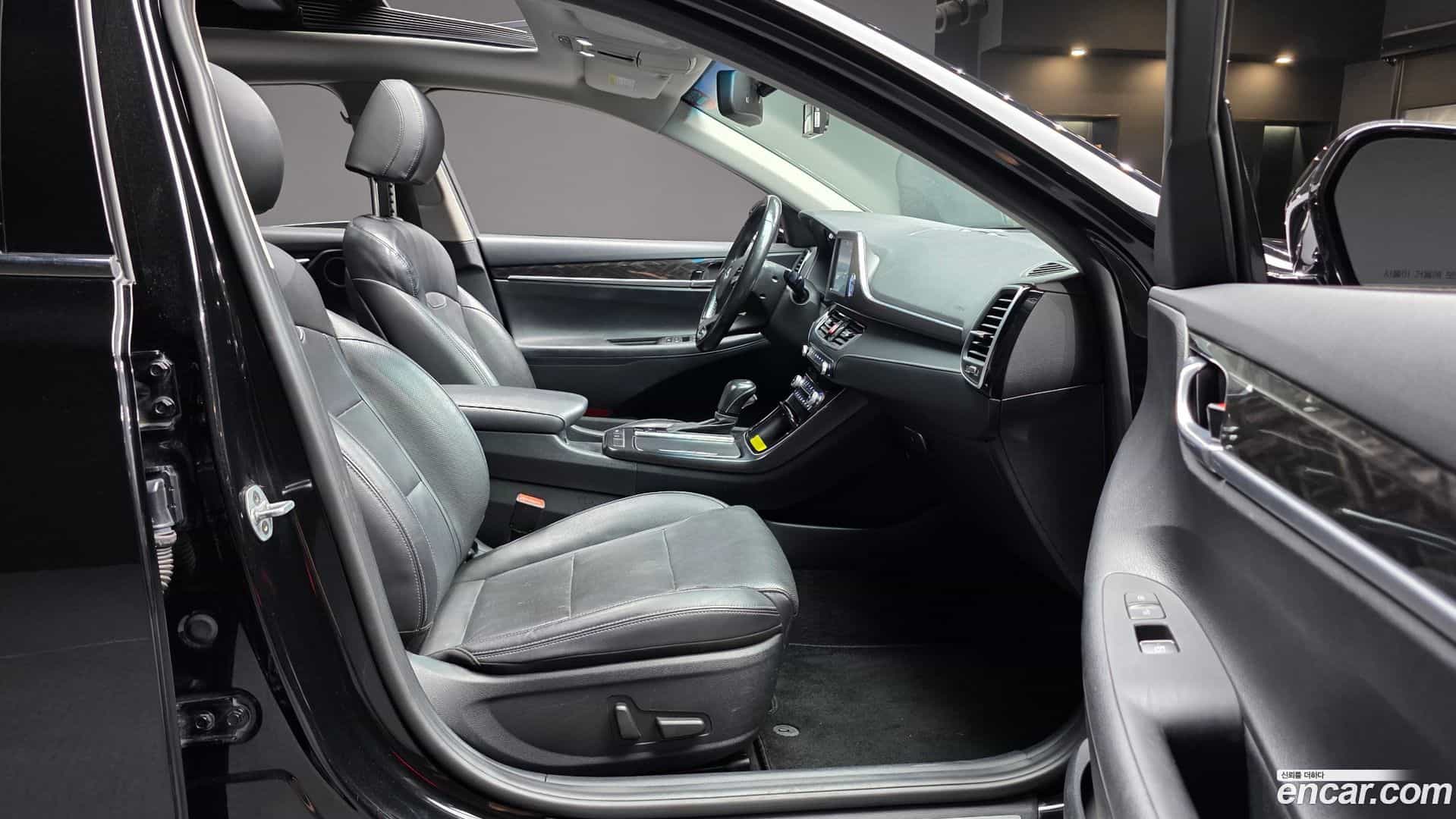 Grandeur Hyundai 2019.0-INNER-036