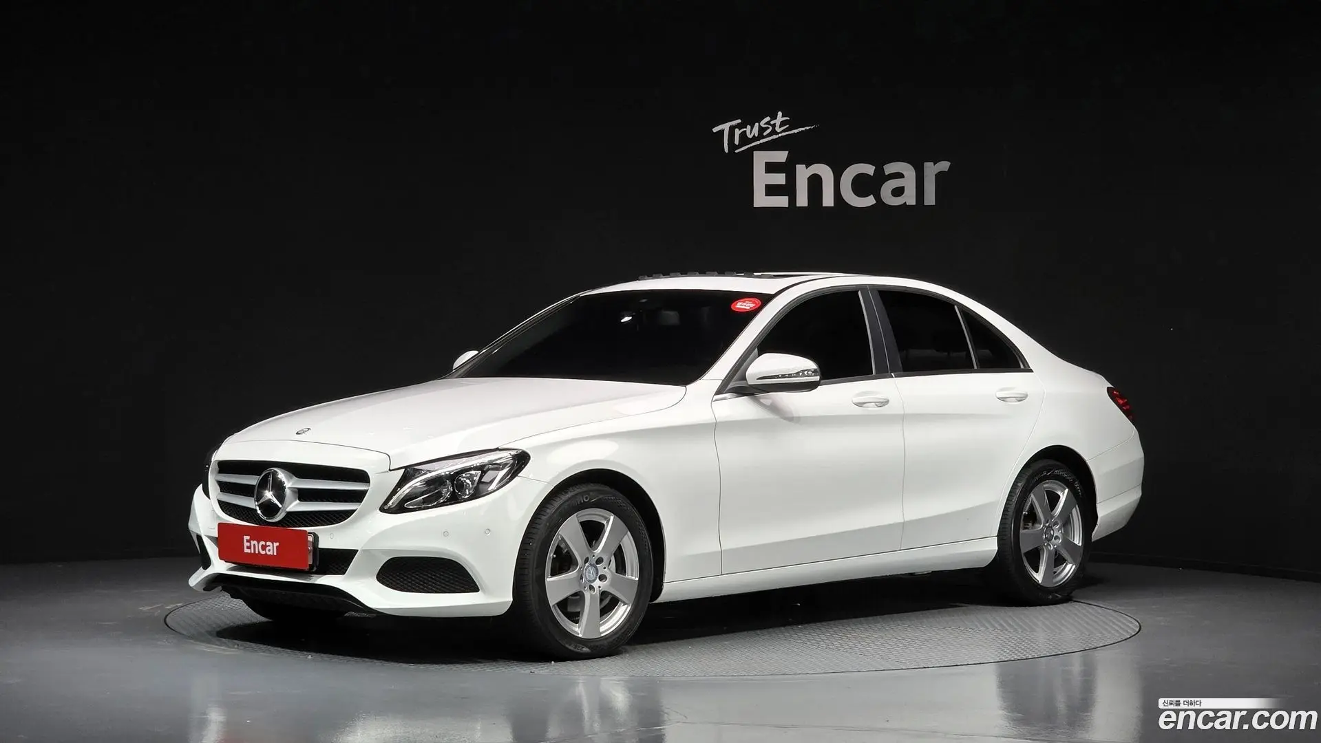 Main__Slider__Photo:C-Class Mercedes-Benz 2016.4-0