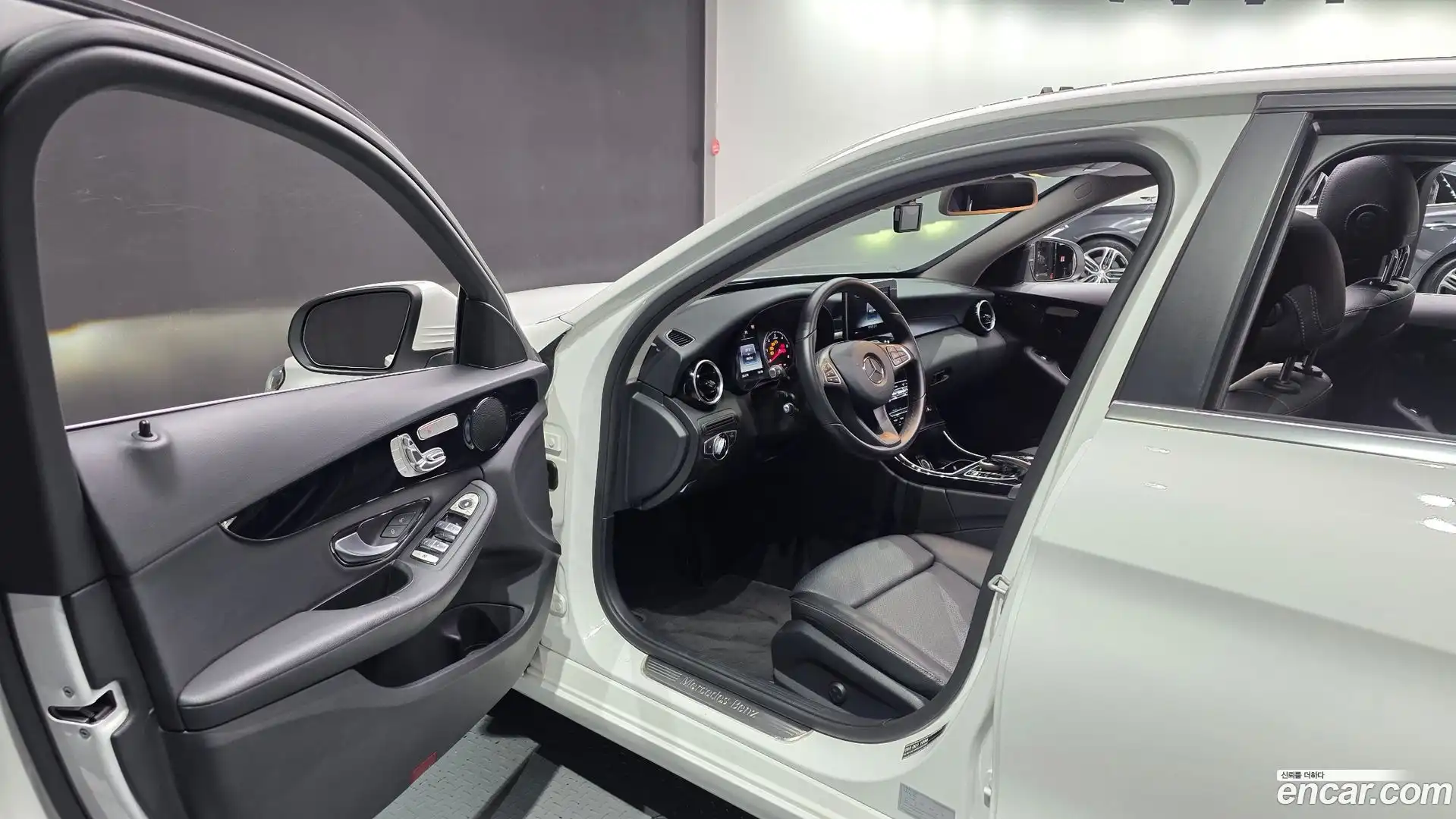 C-Class Mercedes-Benz 2016.4-INNER-010