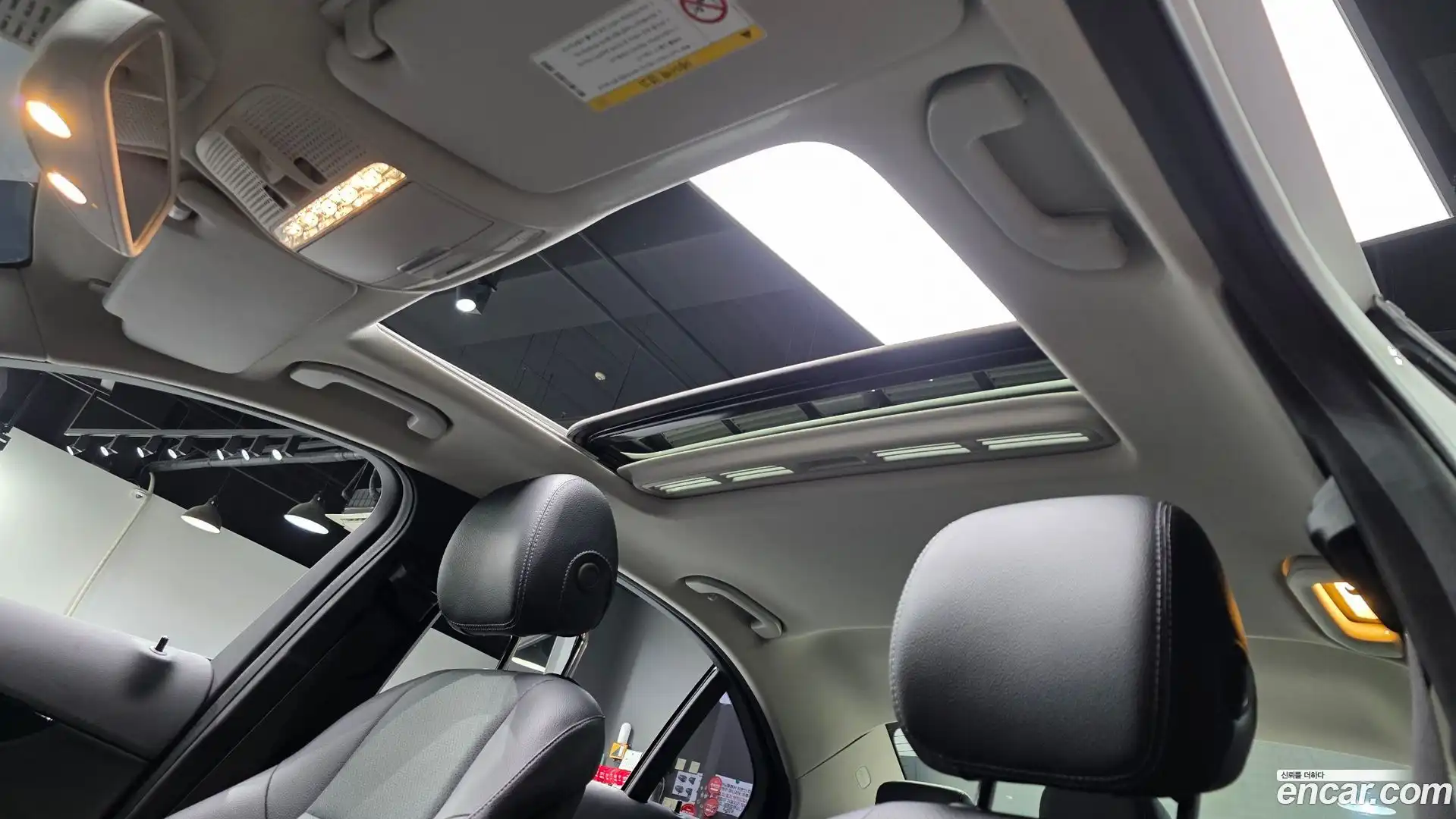 C-Class Mercedes-Benz 2016.4-OPTION-024