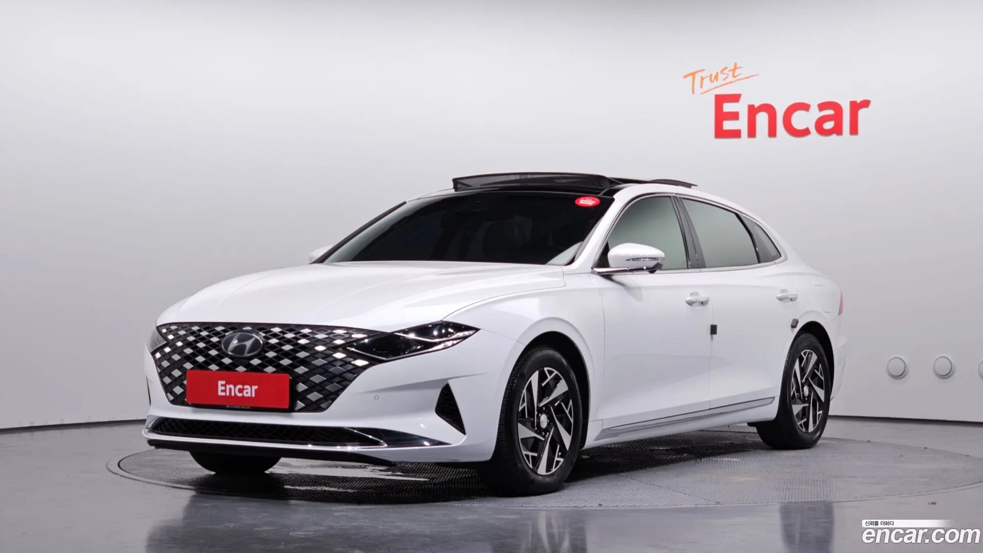 Main__Slider__Photo:Grandeur Hyundai 2020.10-0