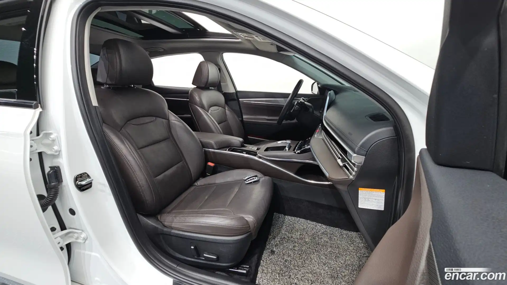 Grandeur Hyundai 2020.10-INNER-036