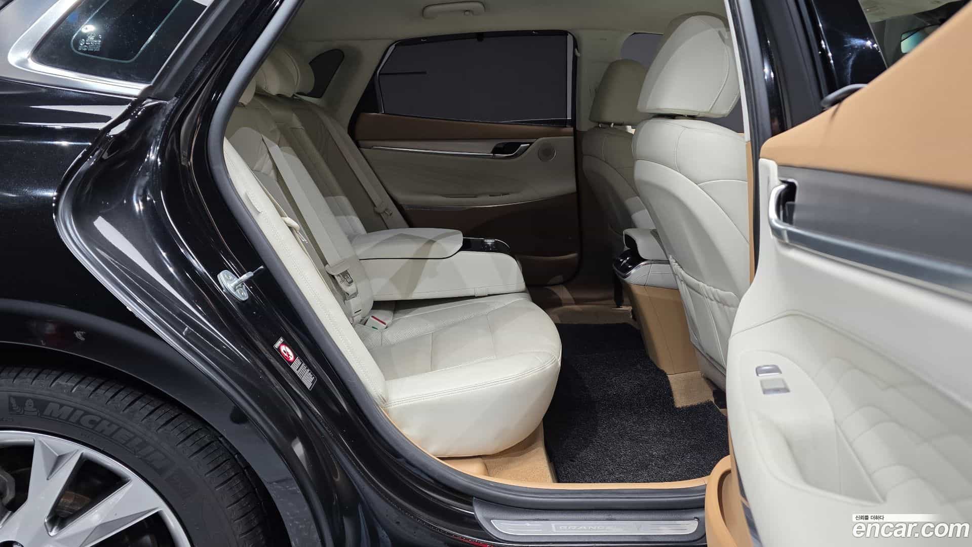 Grandeur Hyundai 2021.9-OPTION-015