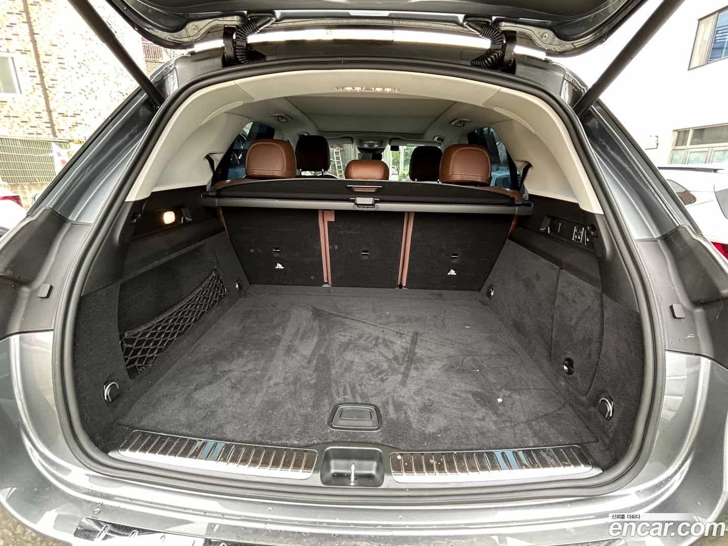 GLE-Class Mercedes-Benz 2024.3-INNER-007