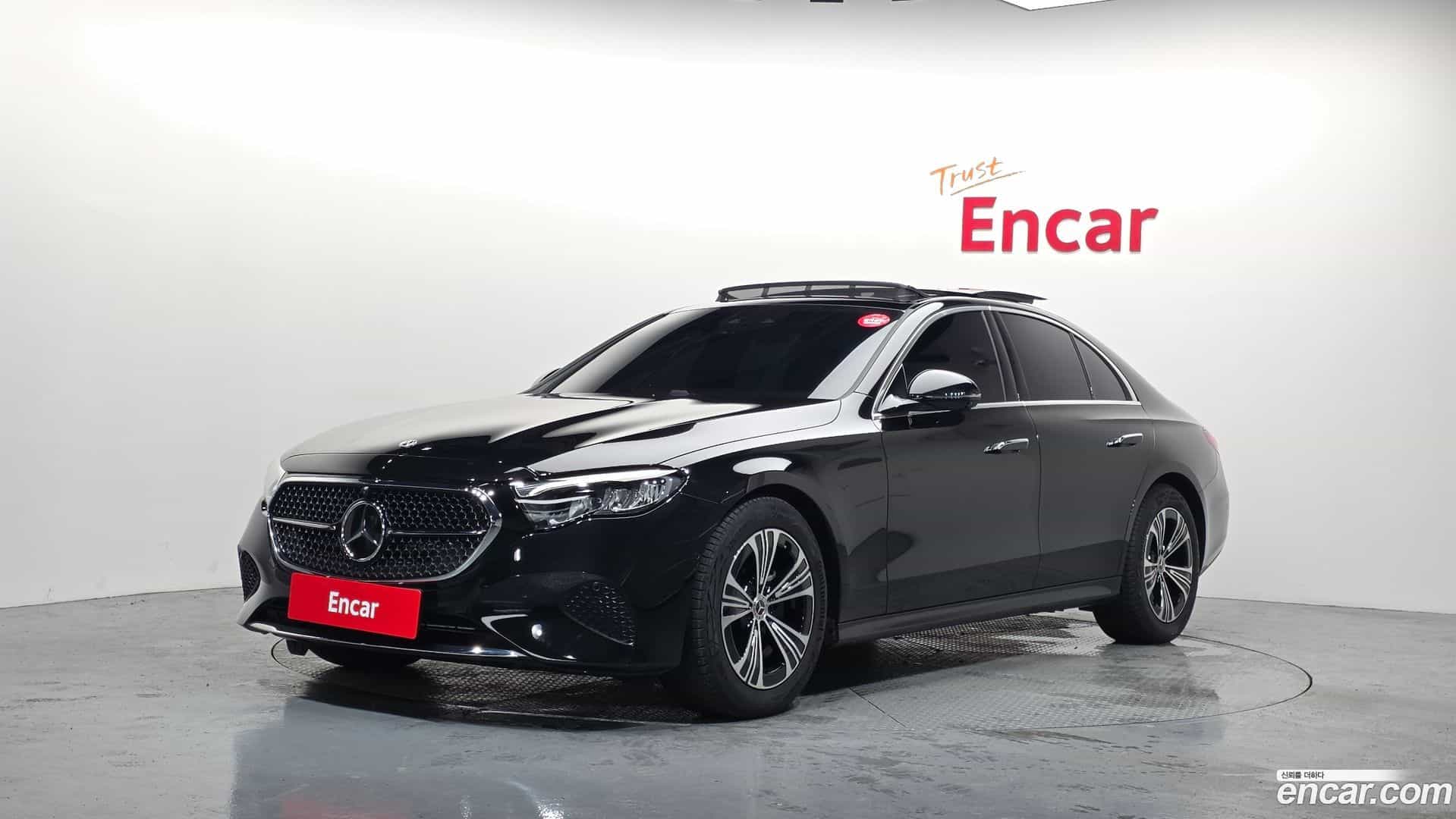 E-Class Mercedes-Benz 2025.8-OUTER-001