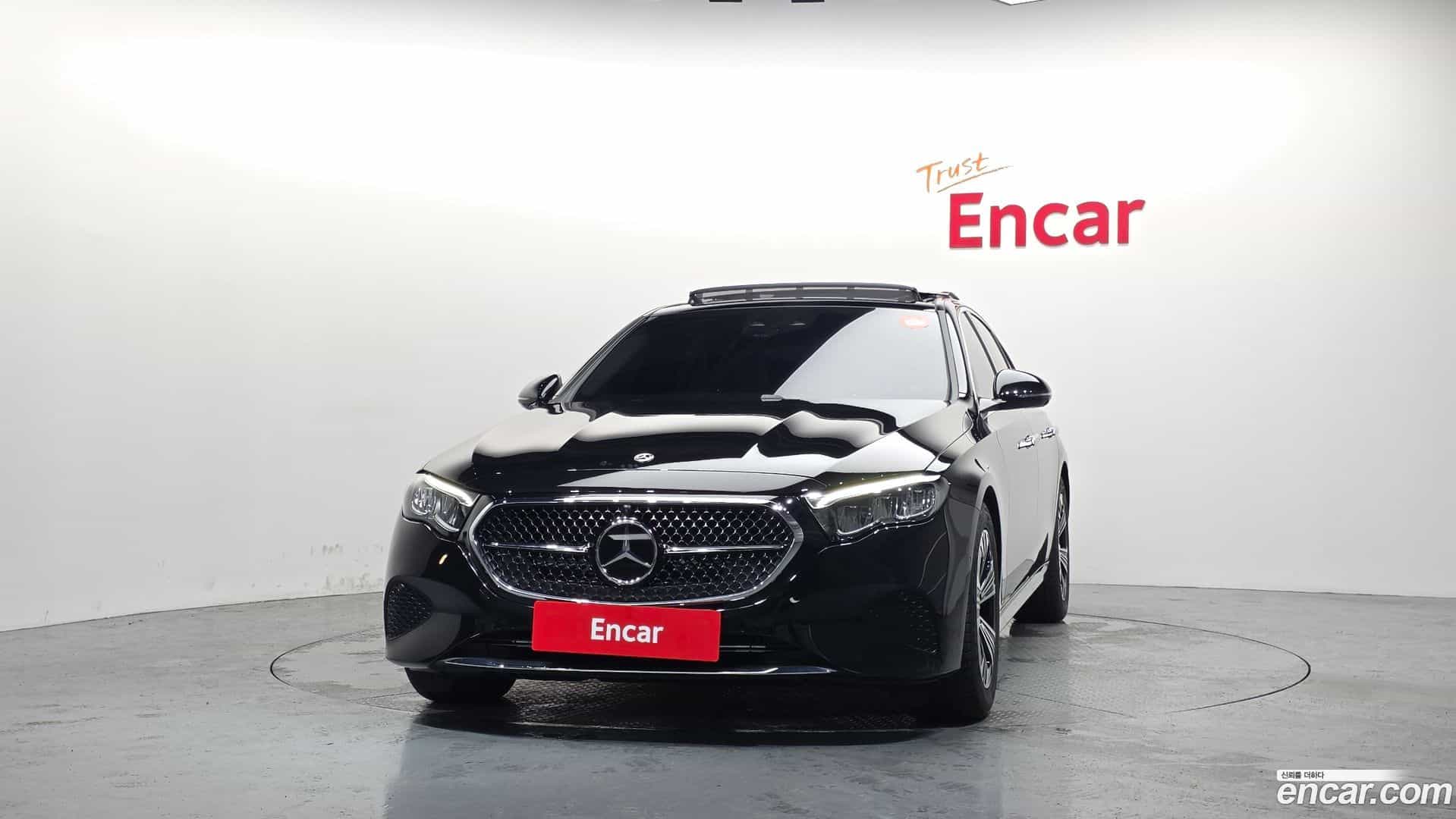 E-Class Mercedes-Benz 2025.8-OUTER-003