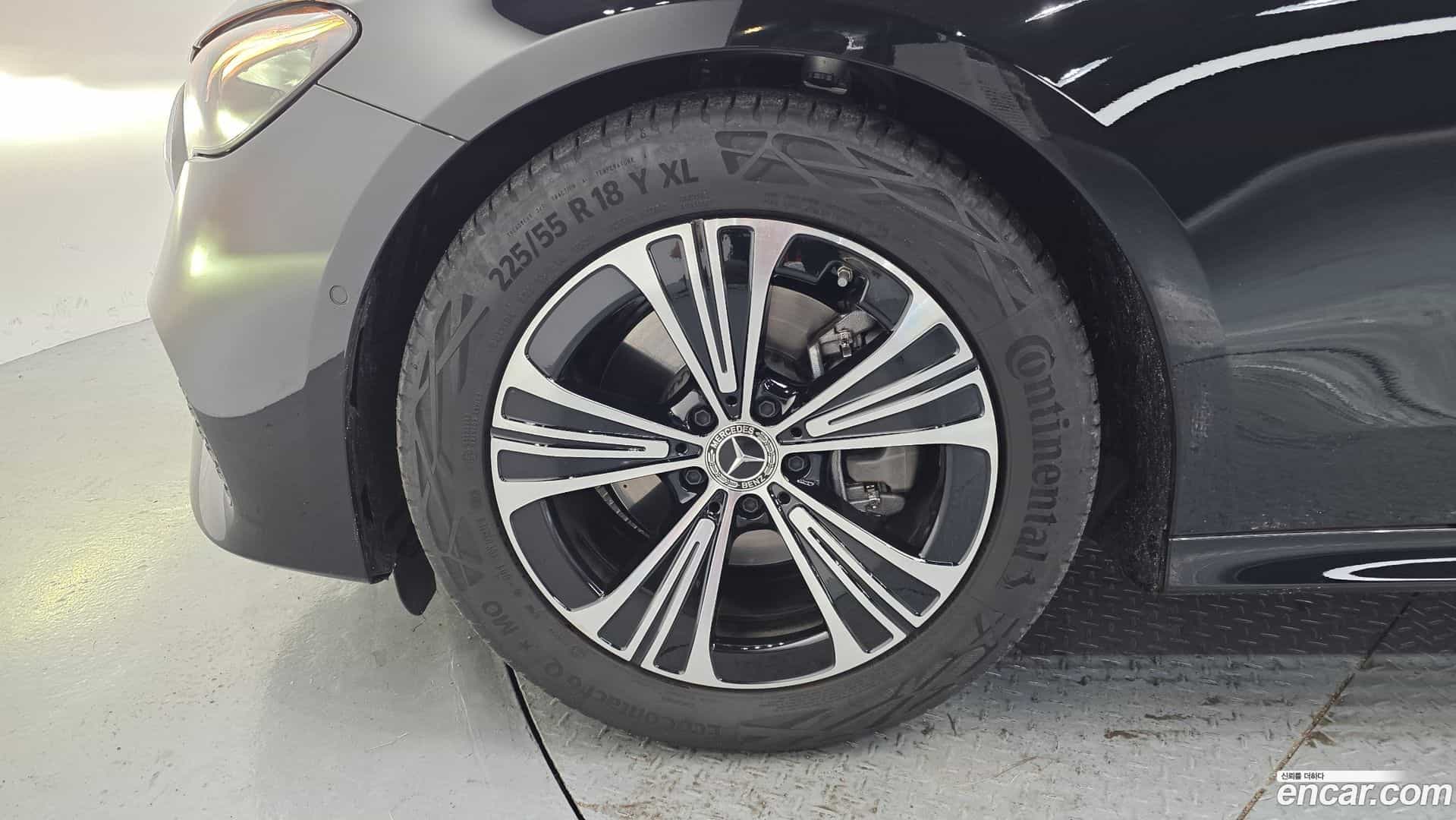 E-Class Mercedes-Benz 2025.8-OUTER-005