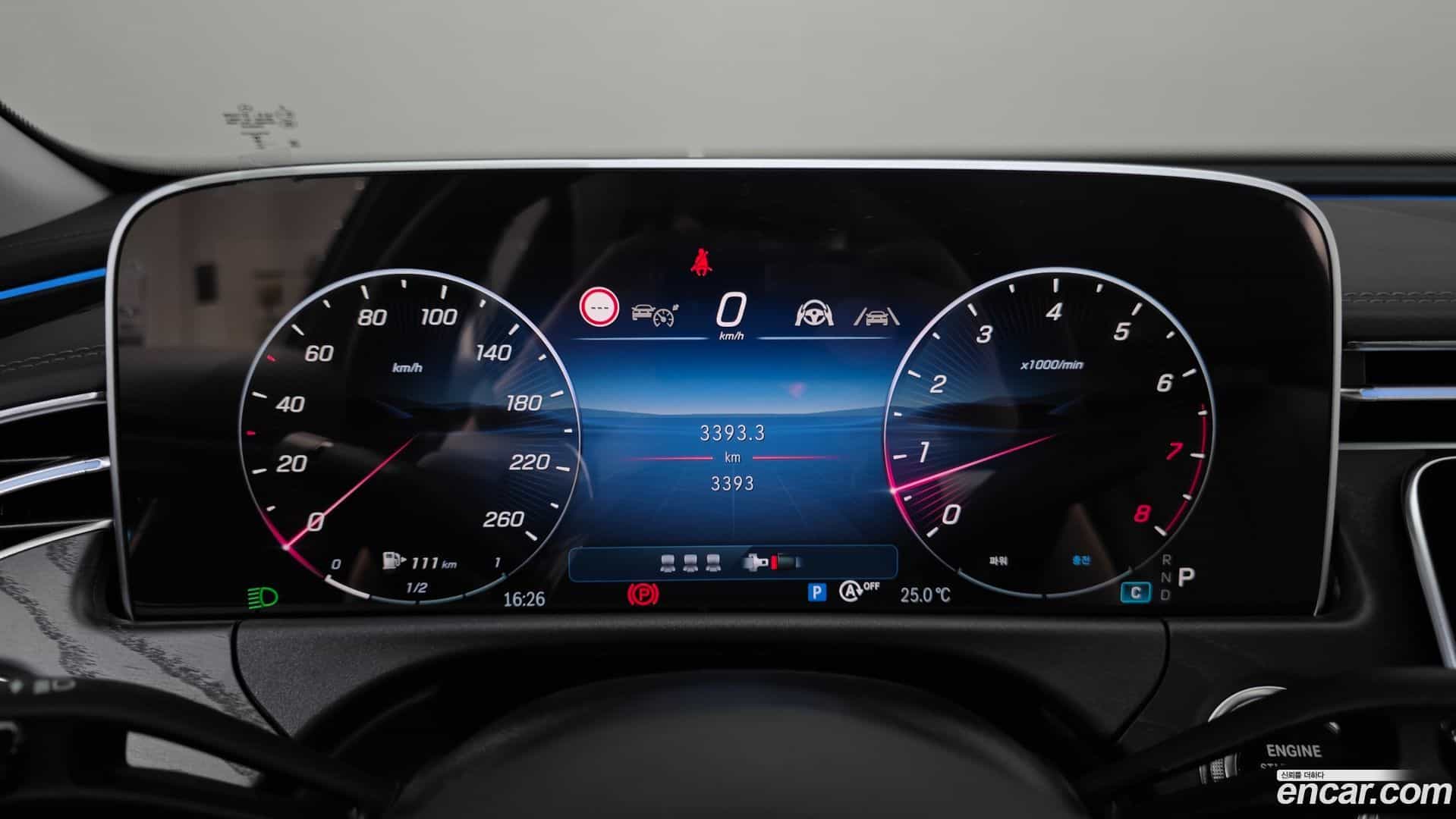 E-Class Mercedes-Benz 2025.8-INNER-008