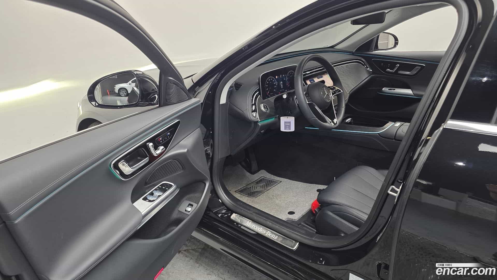E-Class Mercedes-Benz 2025.8-INNER-010