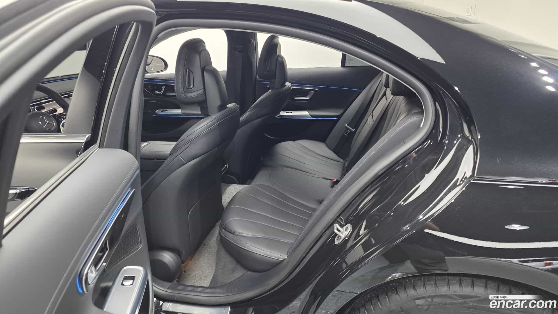 E-Class Mercedes-Benz 2025.8-OPTION-015