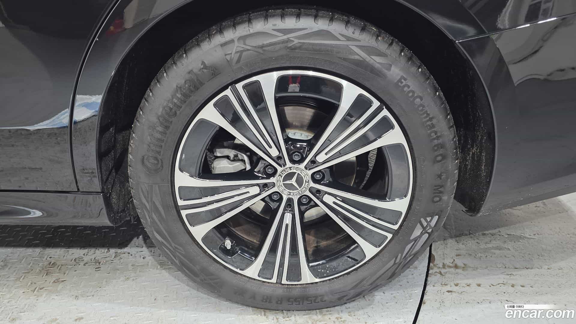 E-Class Mercedes-Benz 2025.8-OUTER-031