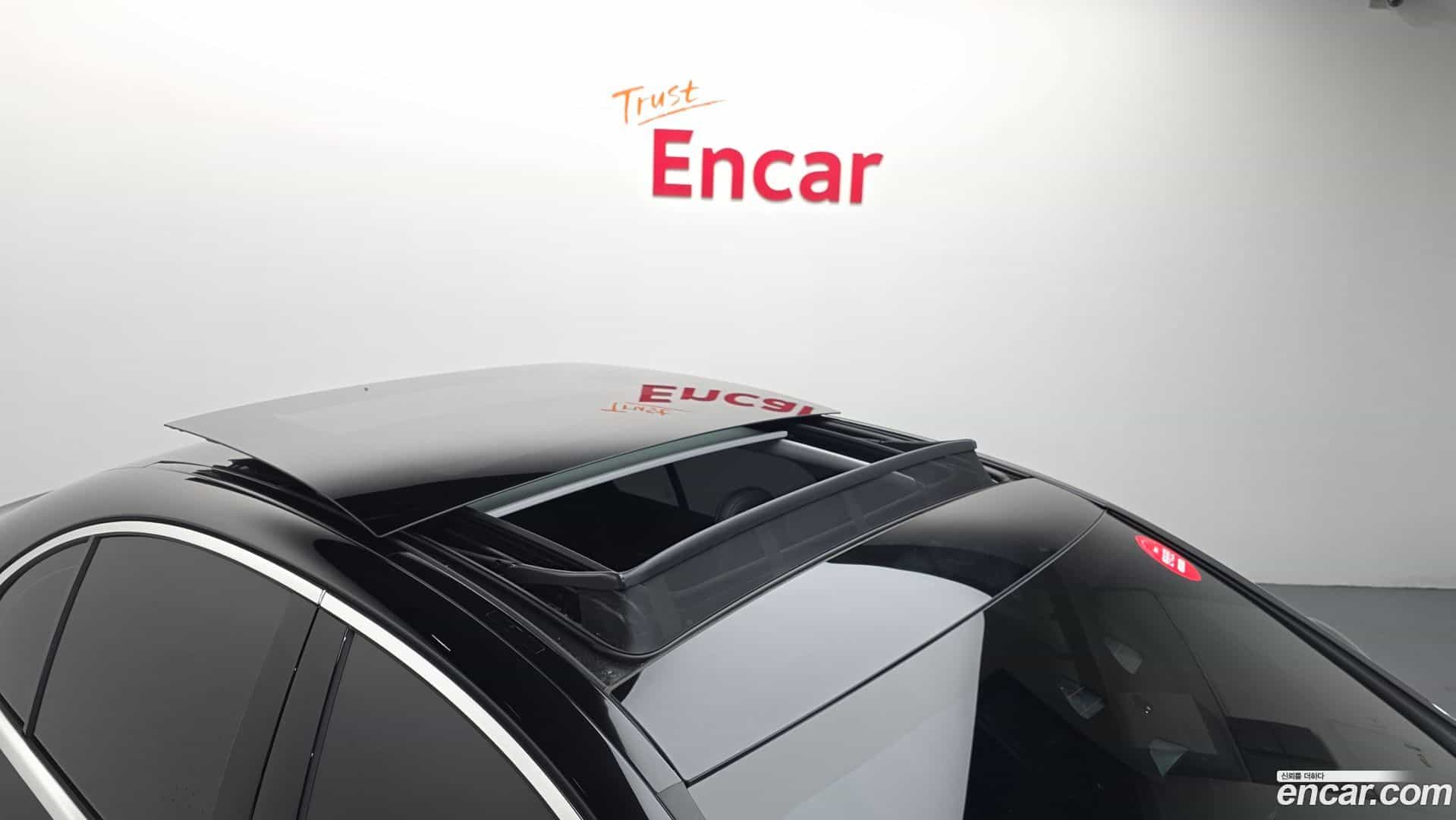 E-Class Mercedes-Benz 2025.8-OPTION-041
