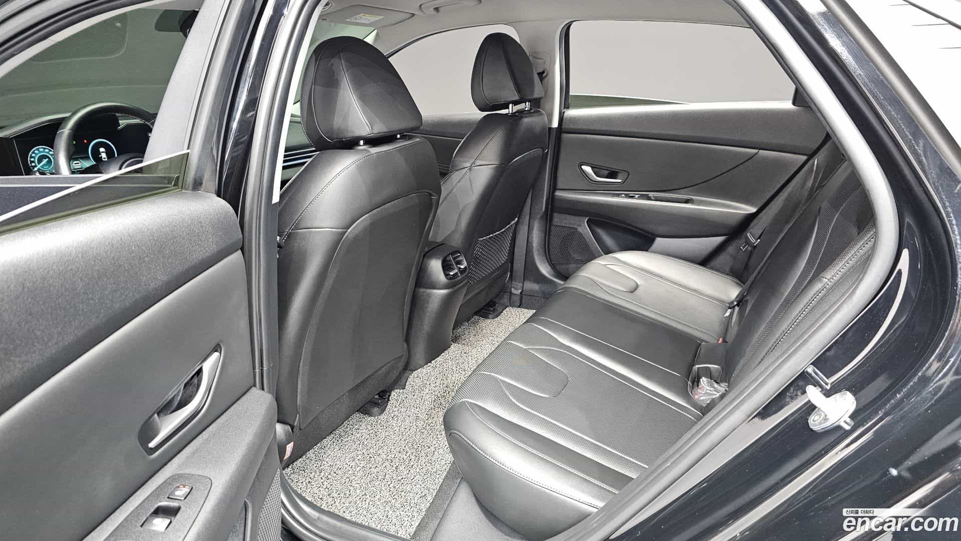 AVANTE Hyundai 2021.10-OPTION-015