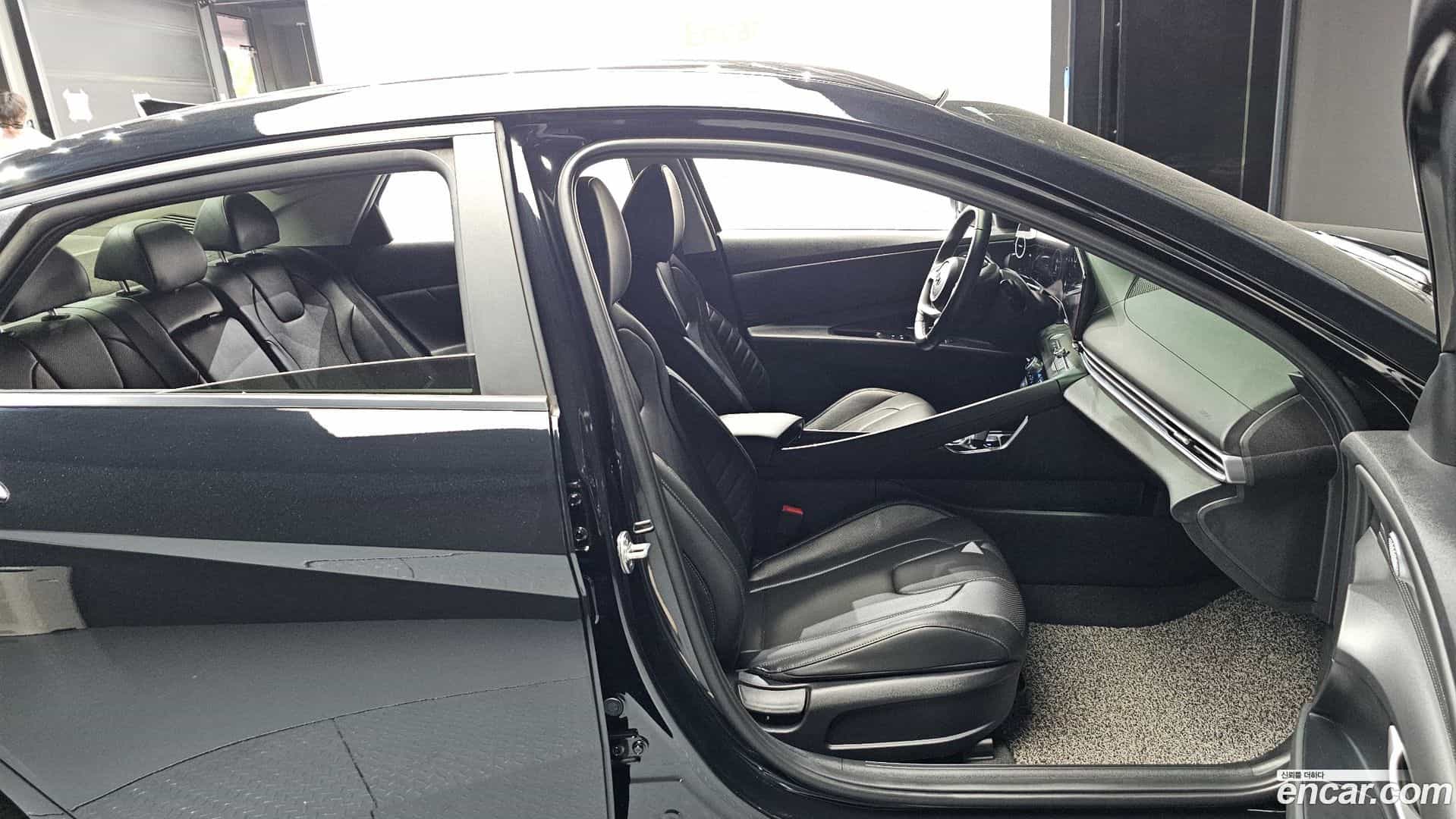 AVANTE Hyundai 2021.10-INNER-036