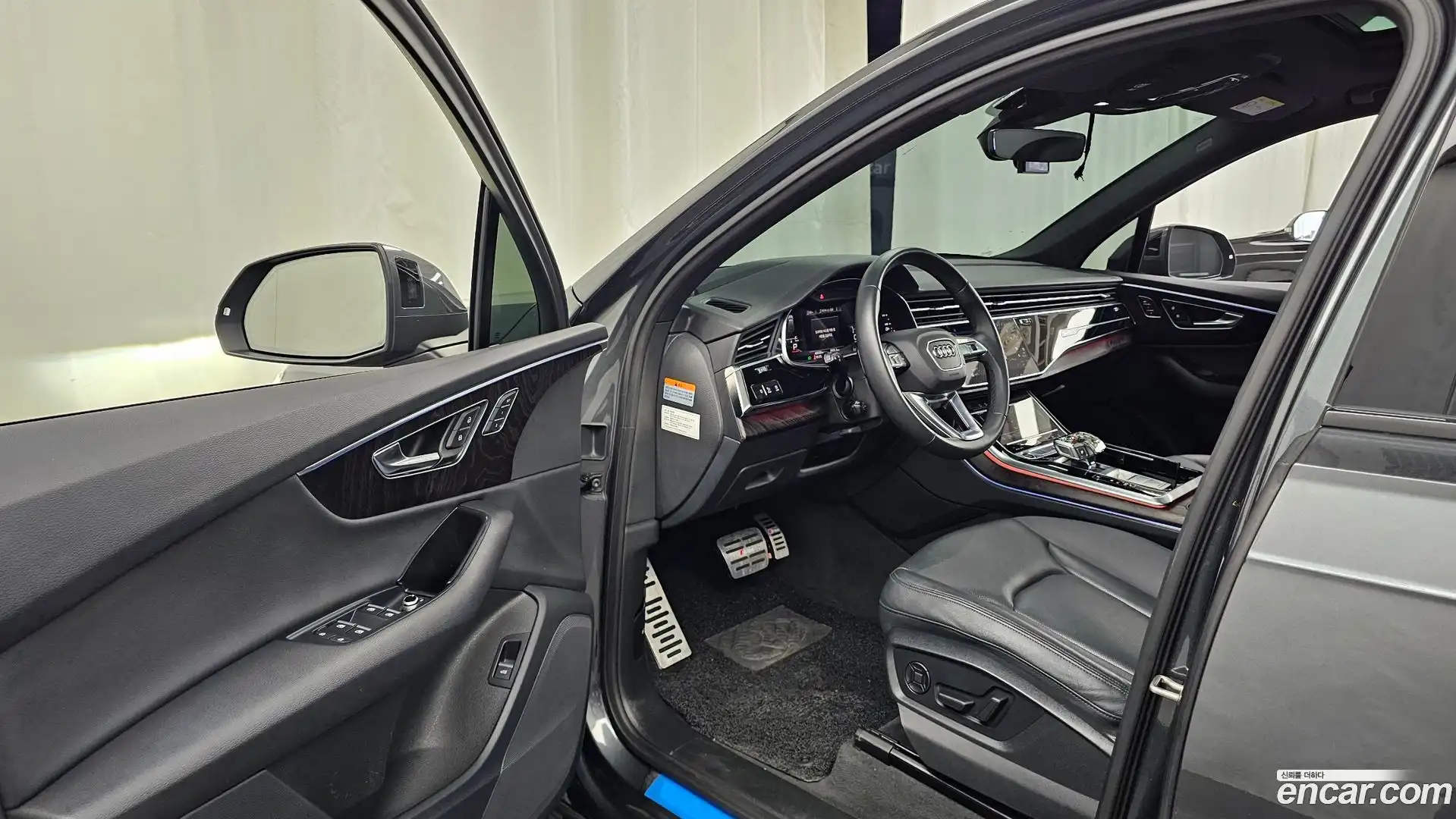 Q7 Audi 2021.11-INNER-010