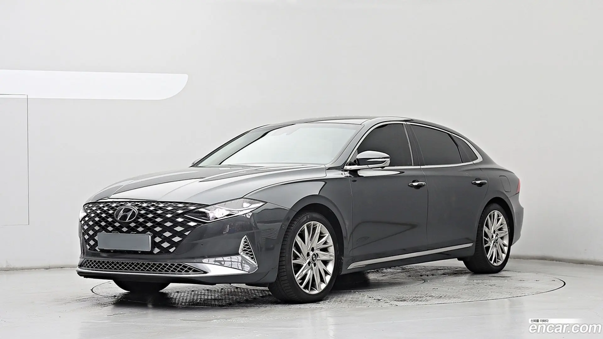 Main__Slider__Photo:Grandeur Hyundai 2022.0-0