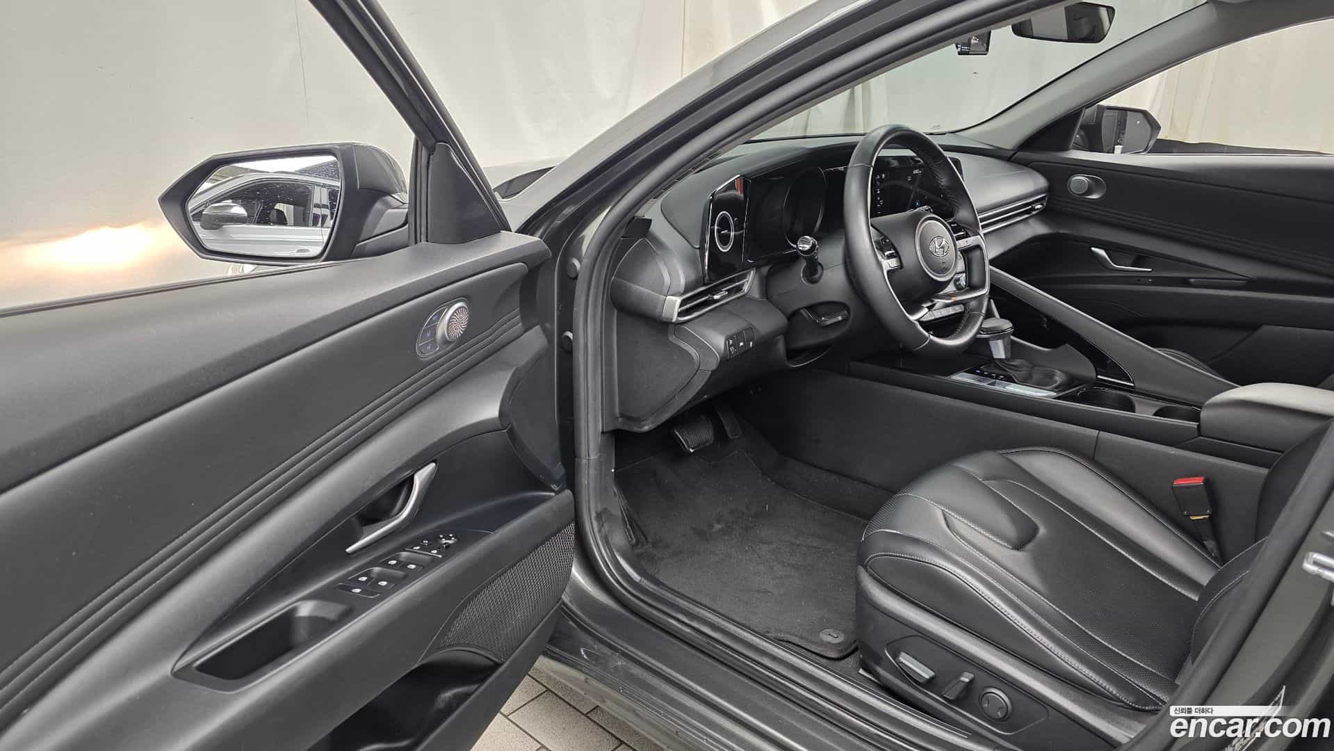 AVANTE Hyundai 2021.0-INNER-010