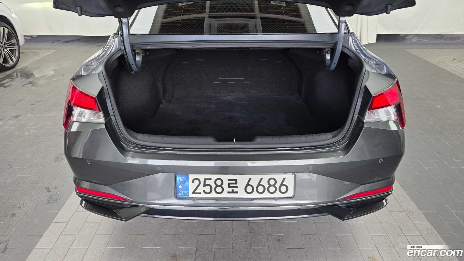 AVANTE Hyundai 2021.0-OPTION-024