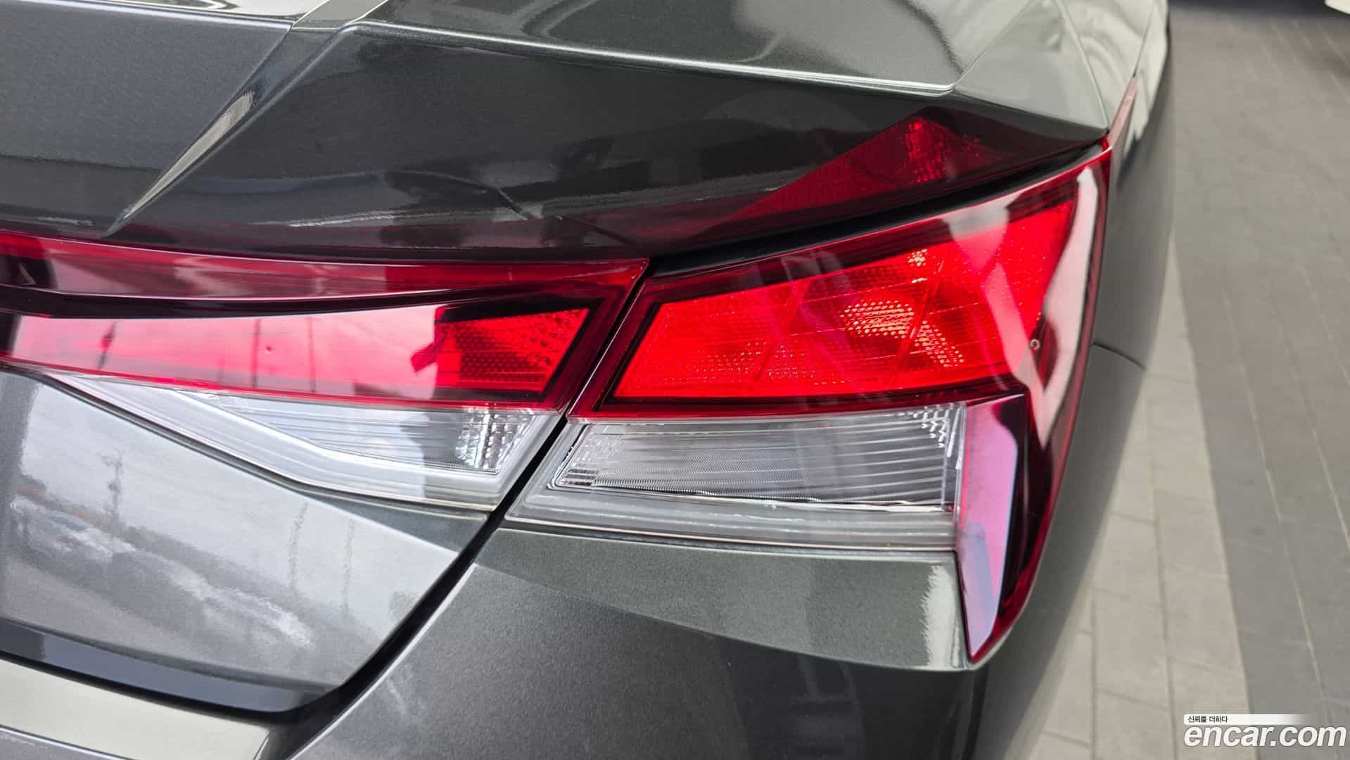 AVANTE Hyundai 2021.0-OUTER-033