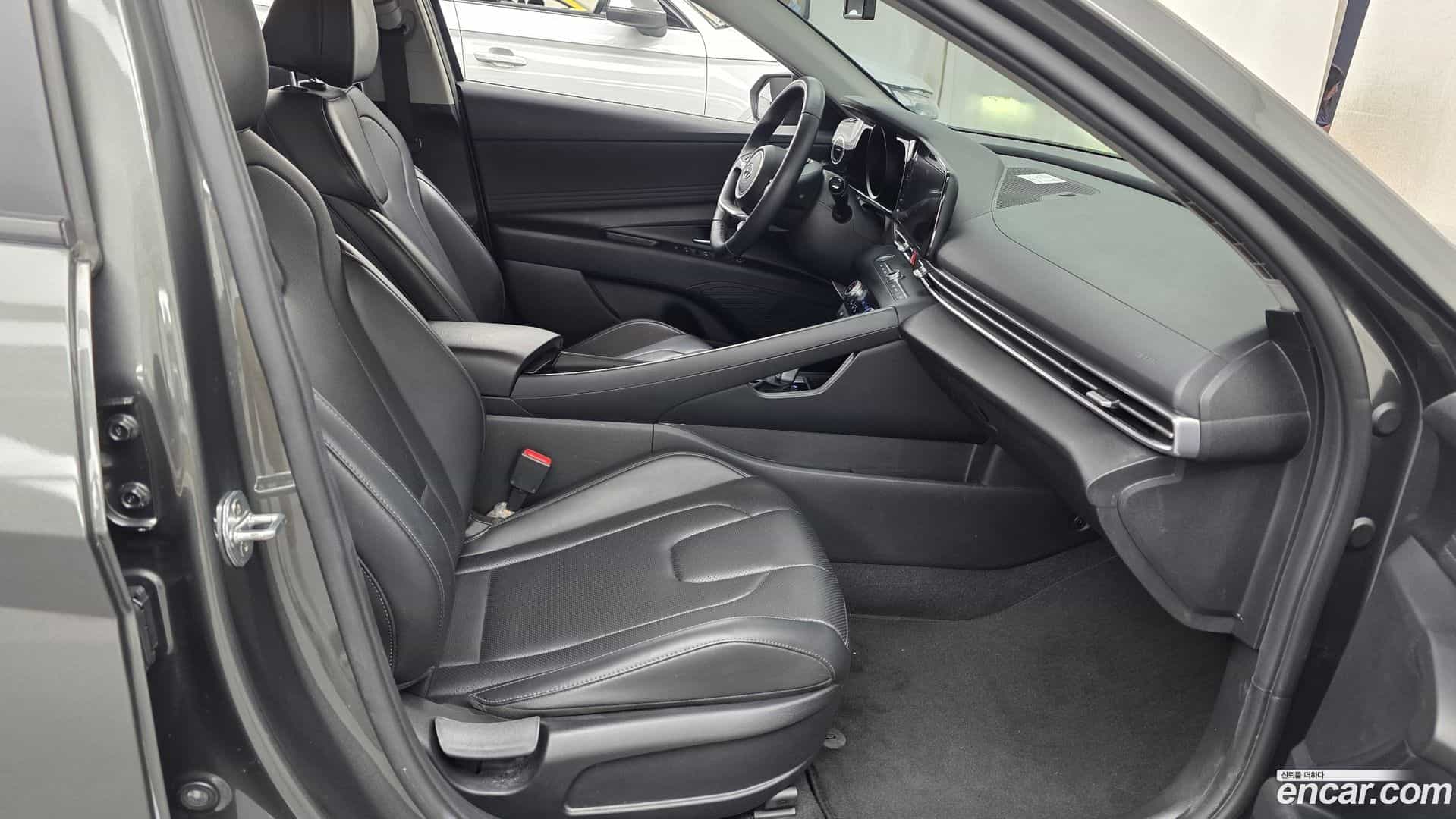 AVANTE Hyundai 2021.0-INNER-036