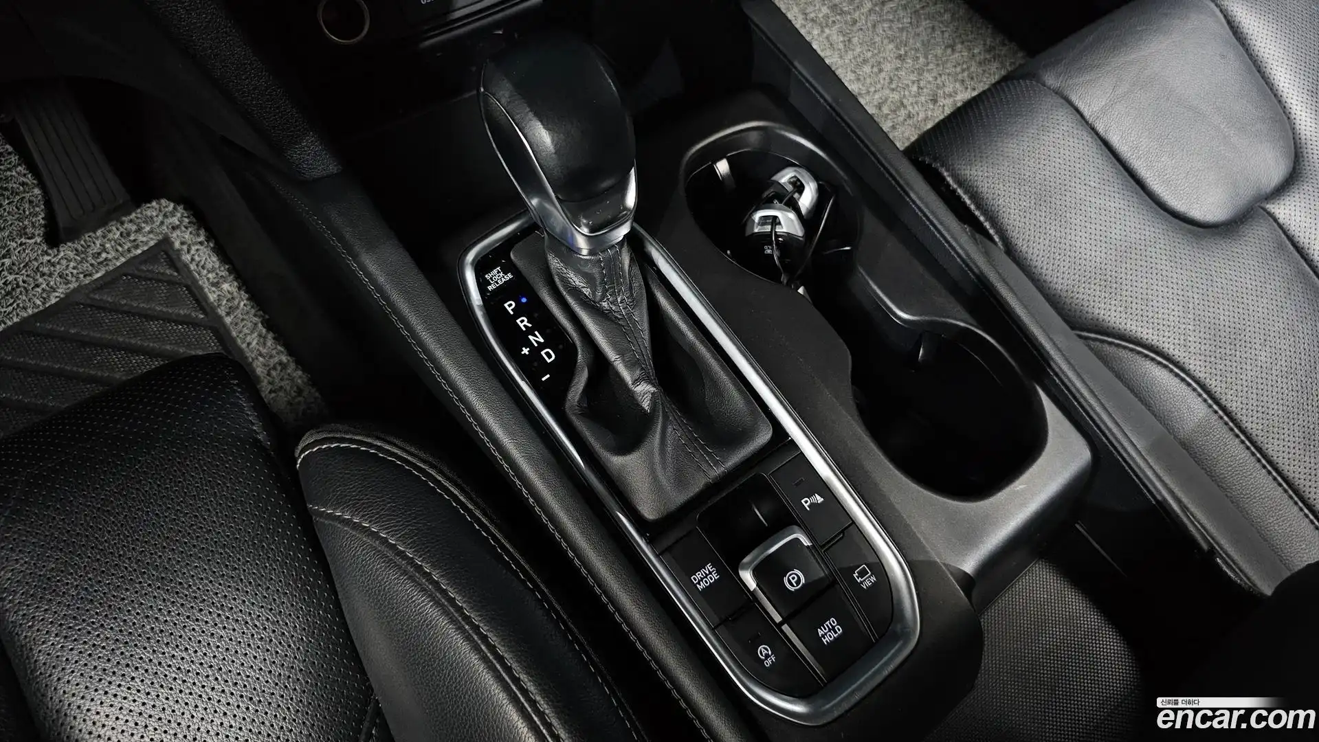 Santafe Hyundai 2019.2-INNER-009