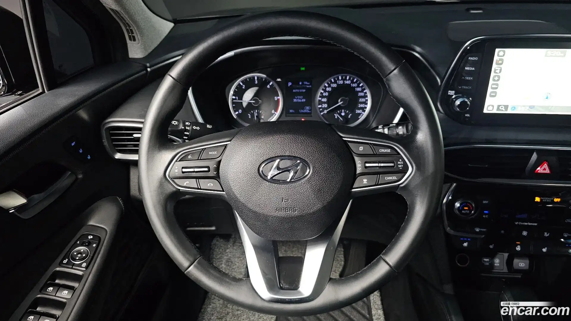 Santafe Hyundai 2019.2-OPTION-018
