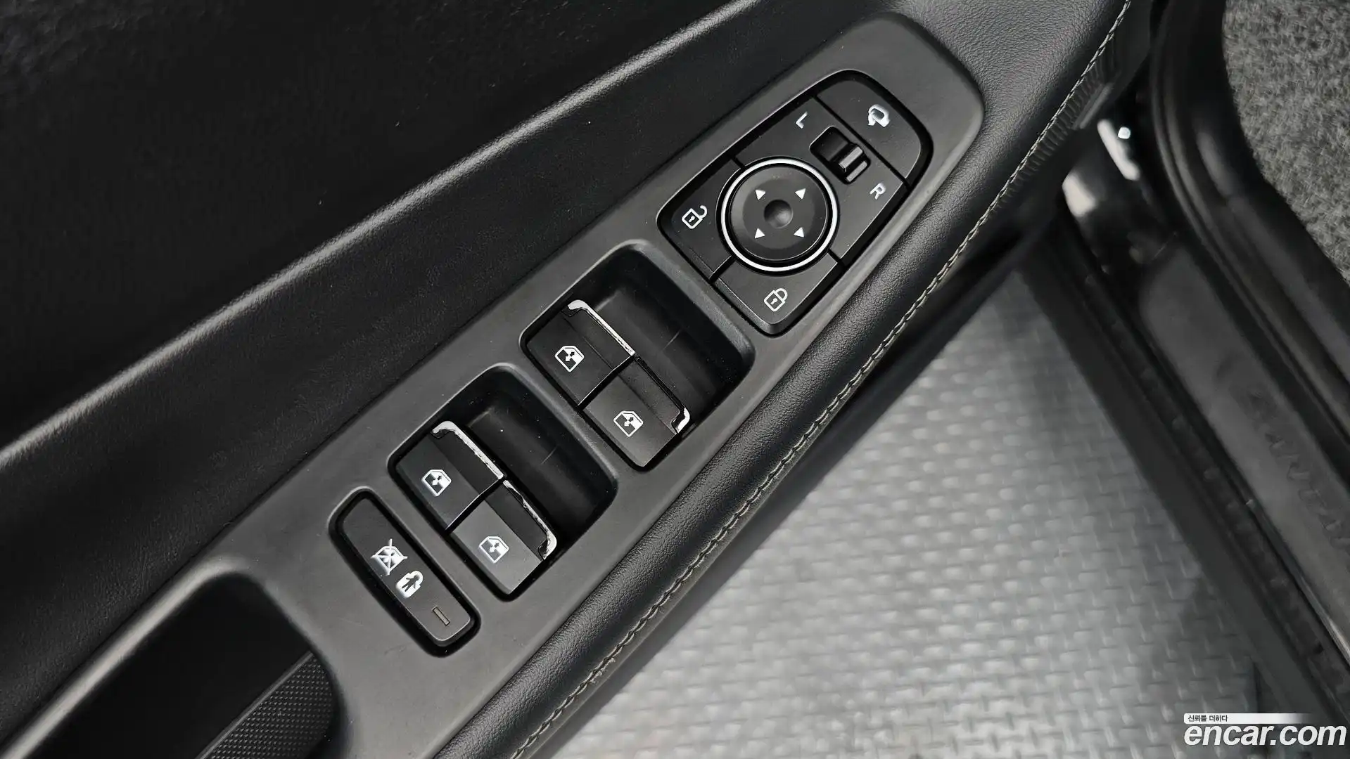 Santafe Hyundai 2019.2-OPTION-040