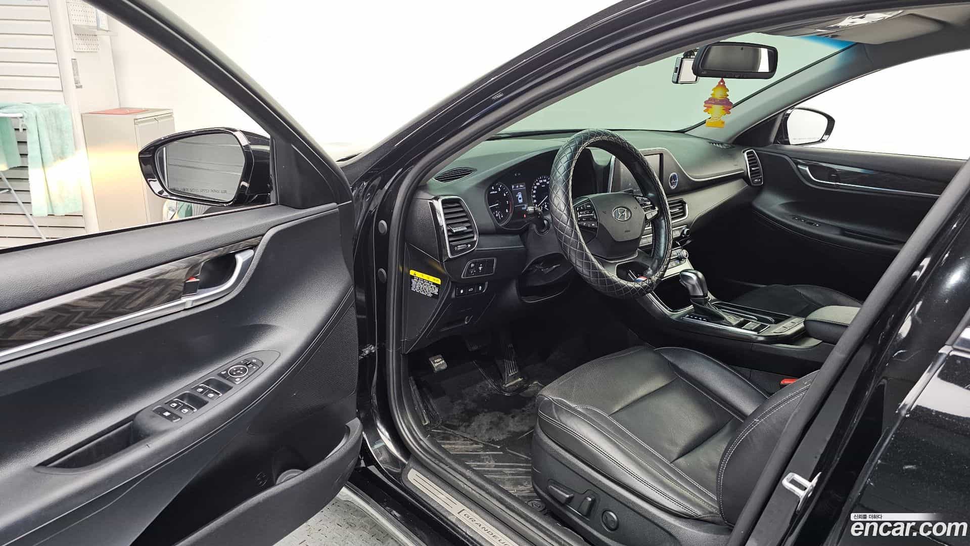 Grandeur Hyundai 2017.3-INNER-010