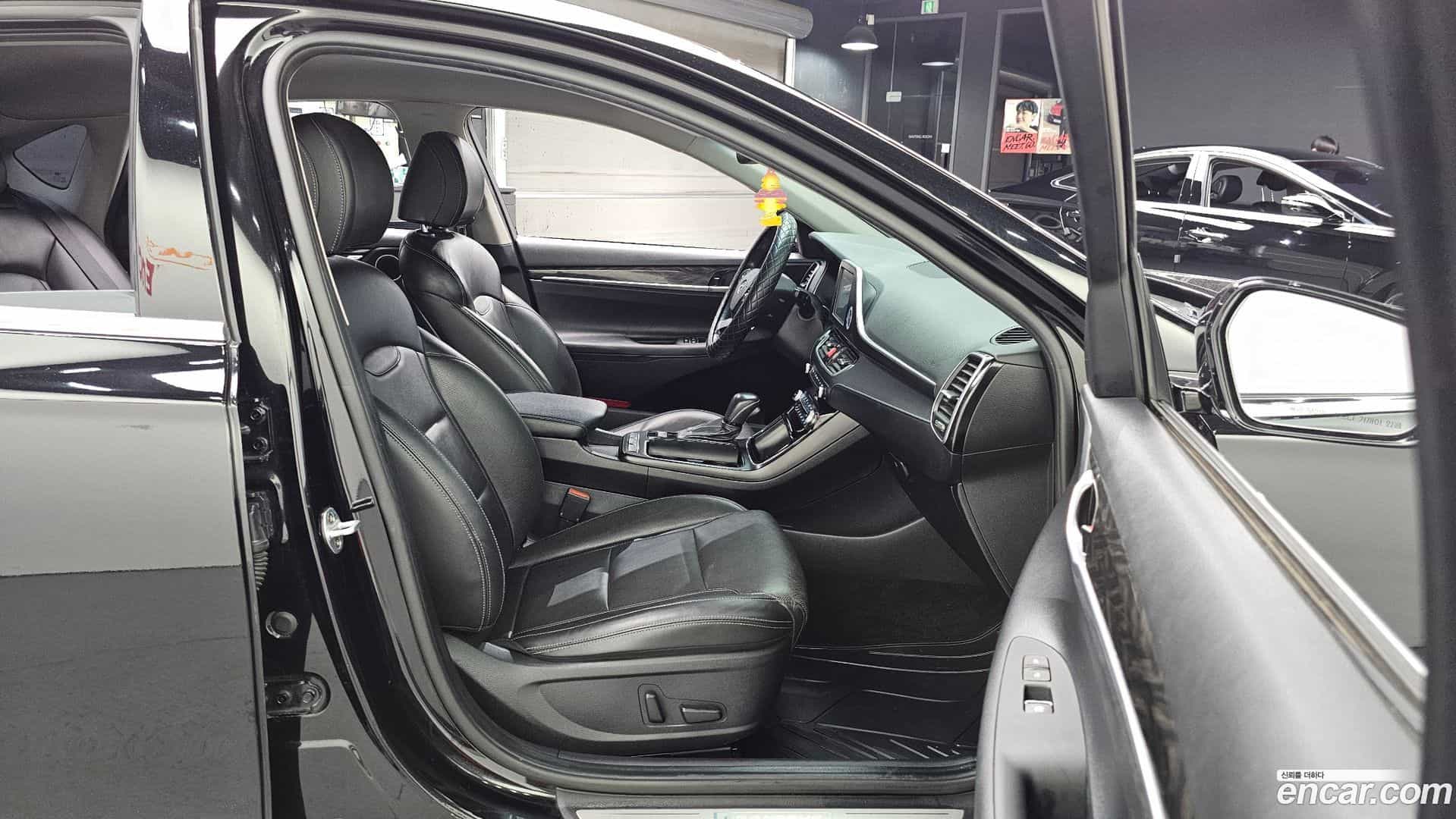 Grandeur Hyundai 2017.3-OPTION-015