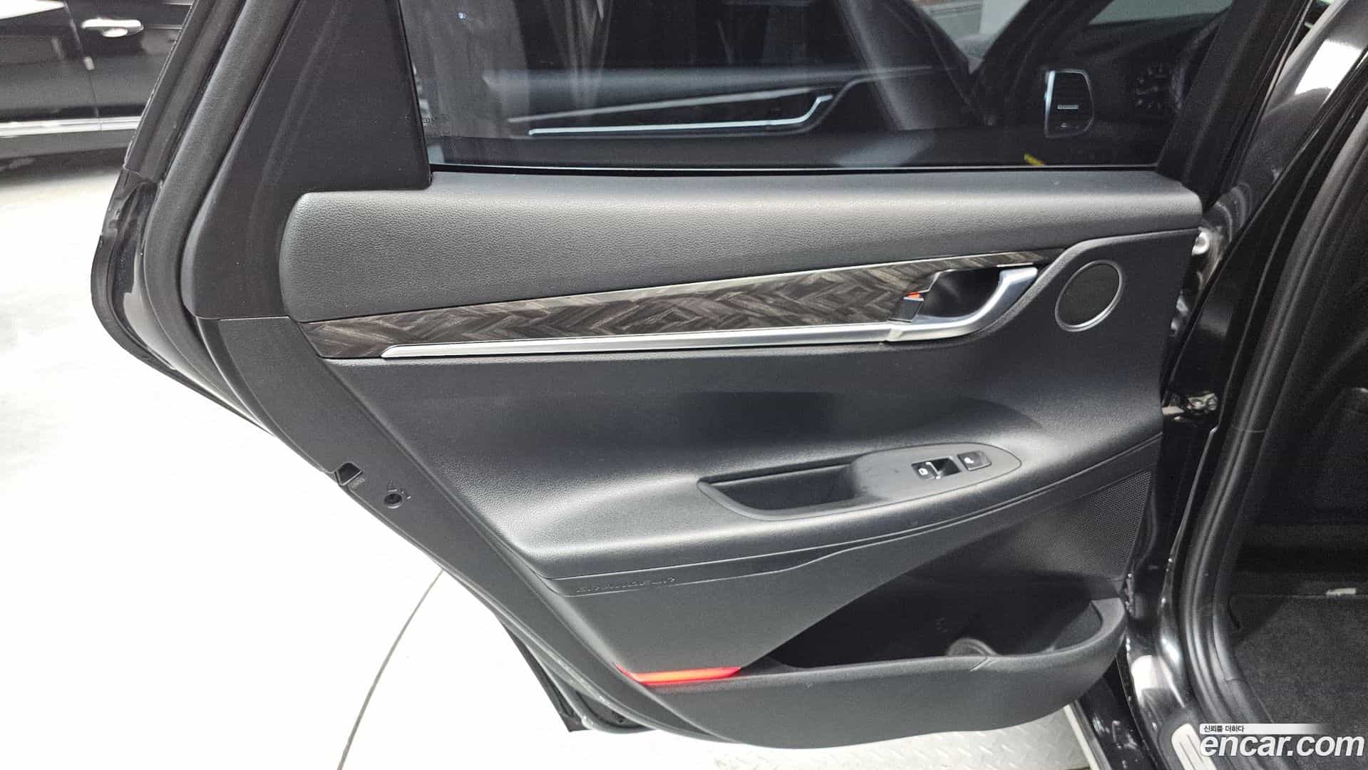 Grandeur Hyundai 2017.3-INNER-035