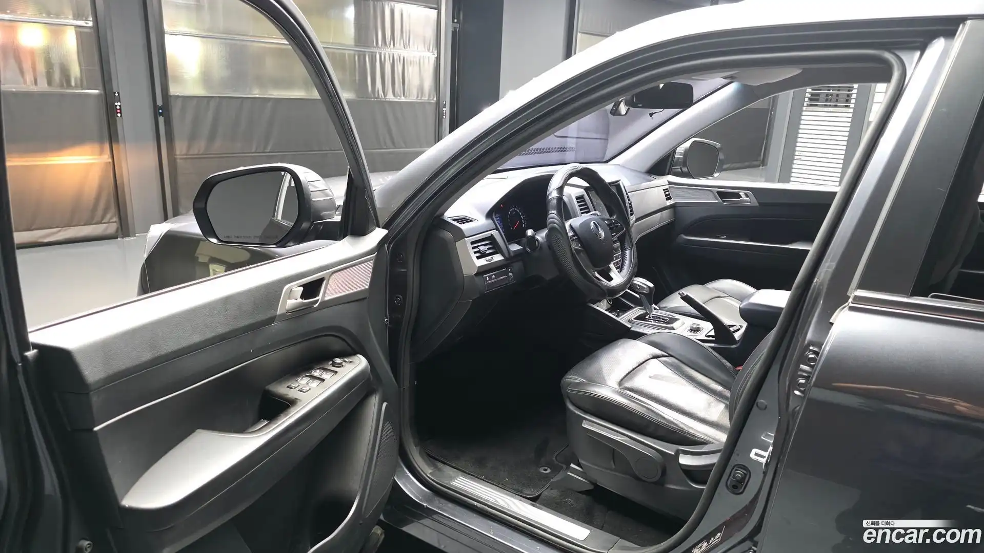 Rexton KG Mobility 2019.7-INNER-010