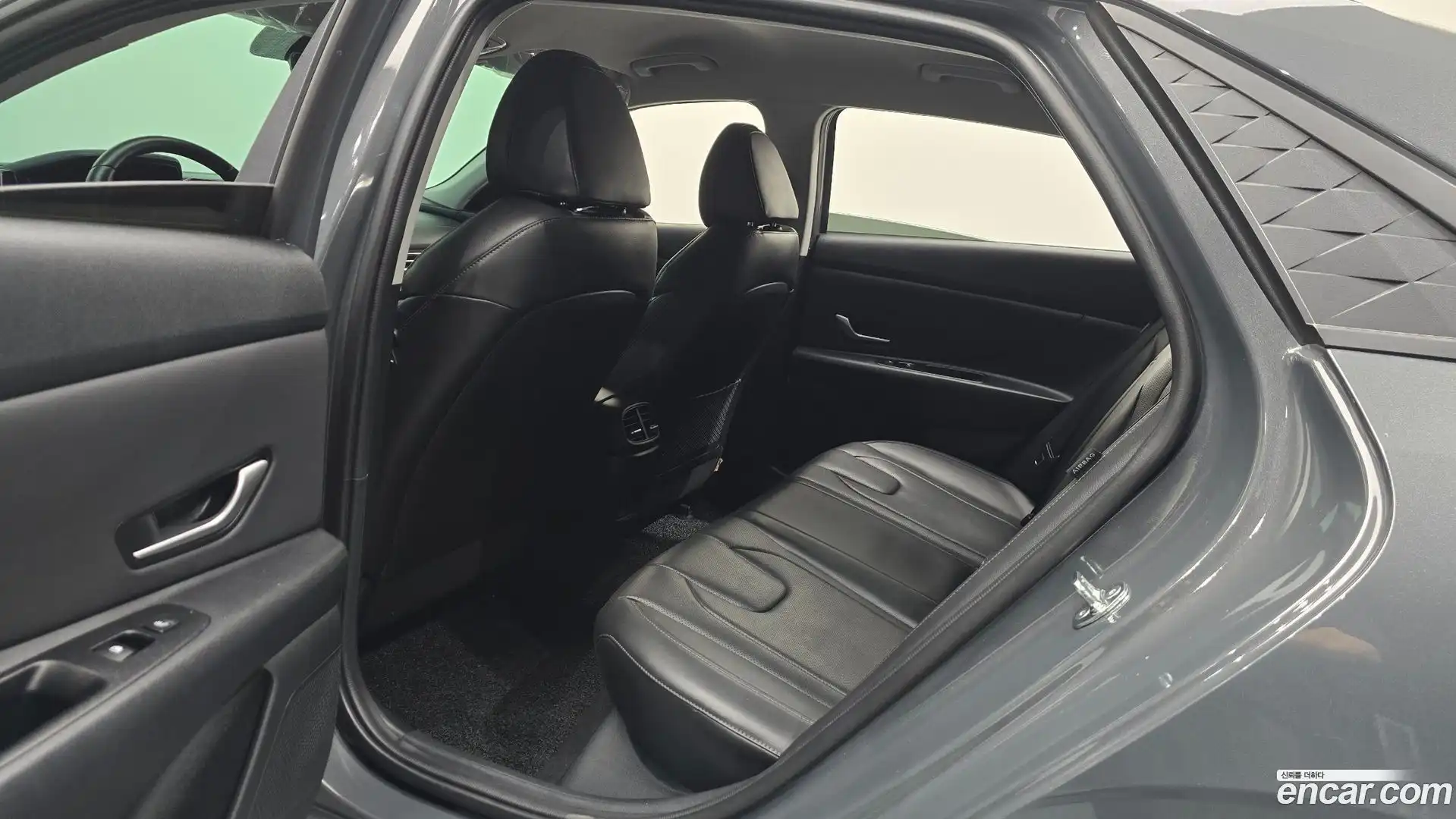 AVANTE Hyundai 2023.10-OPTION-015