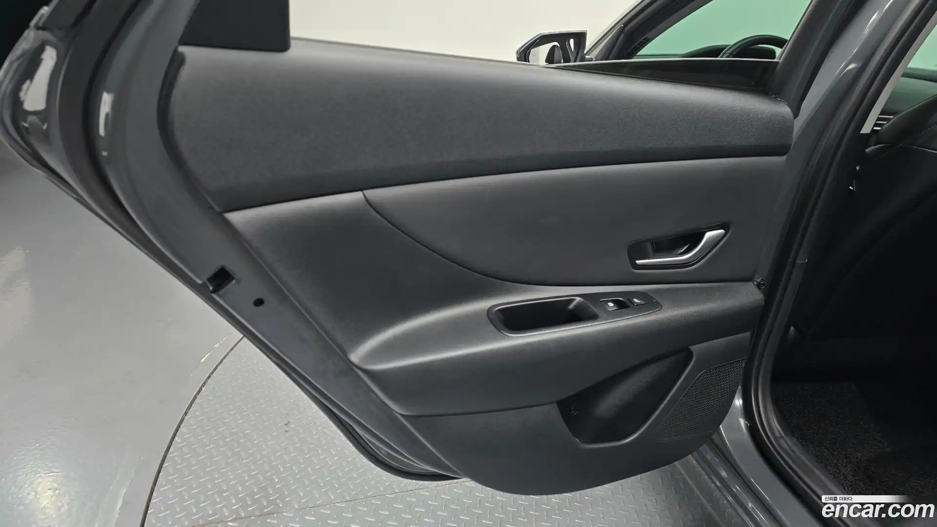 AVANTE Hyundai 2023.10-INNER-035