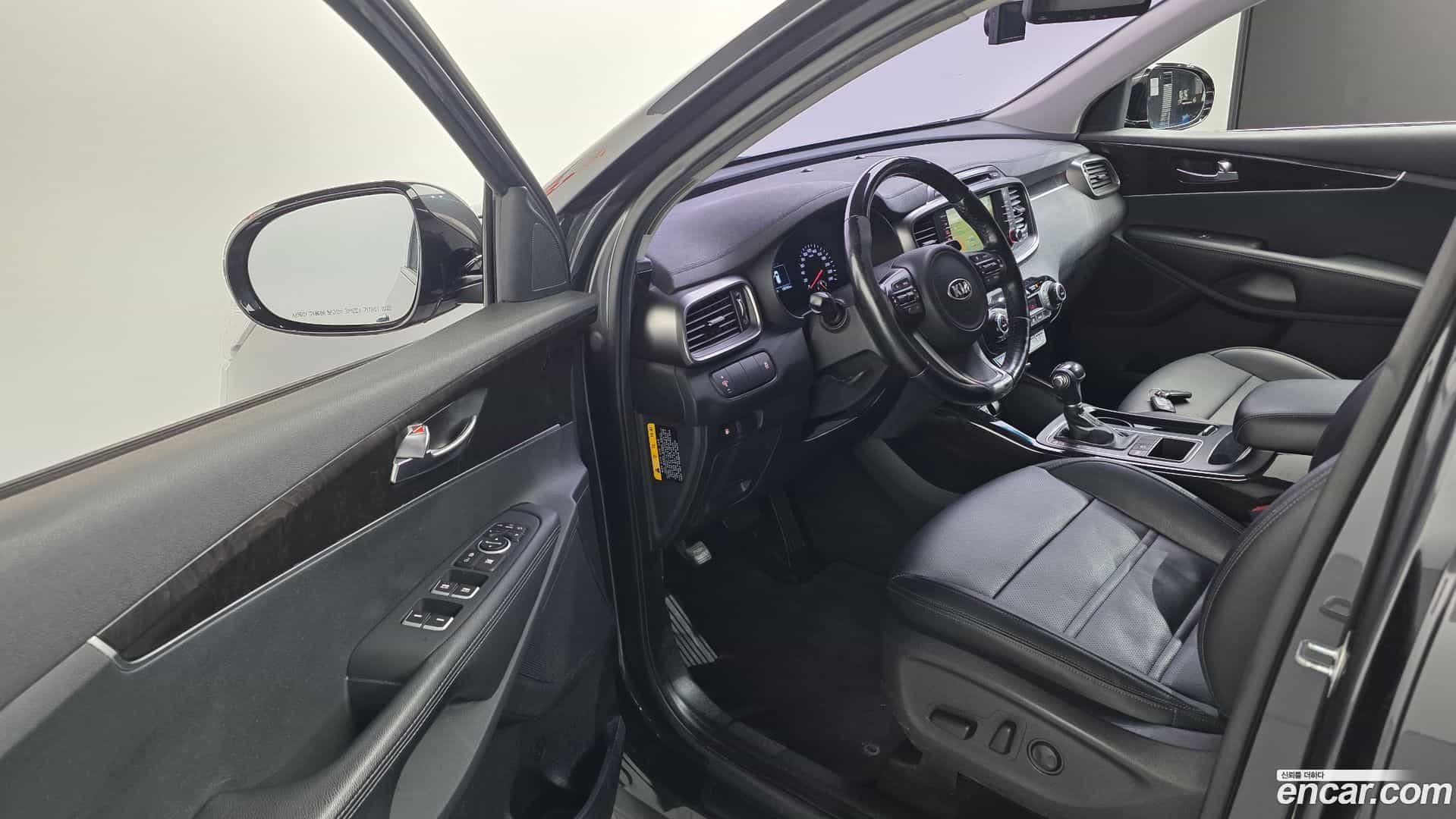 Sorento Kia 2016.8-OPTION-015