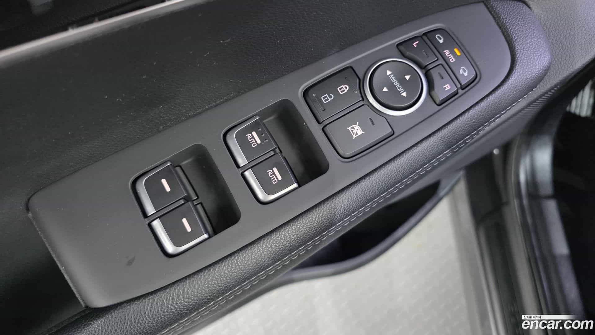 Sorento Kia 2016.8-OPTION-016
